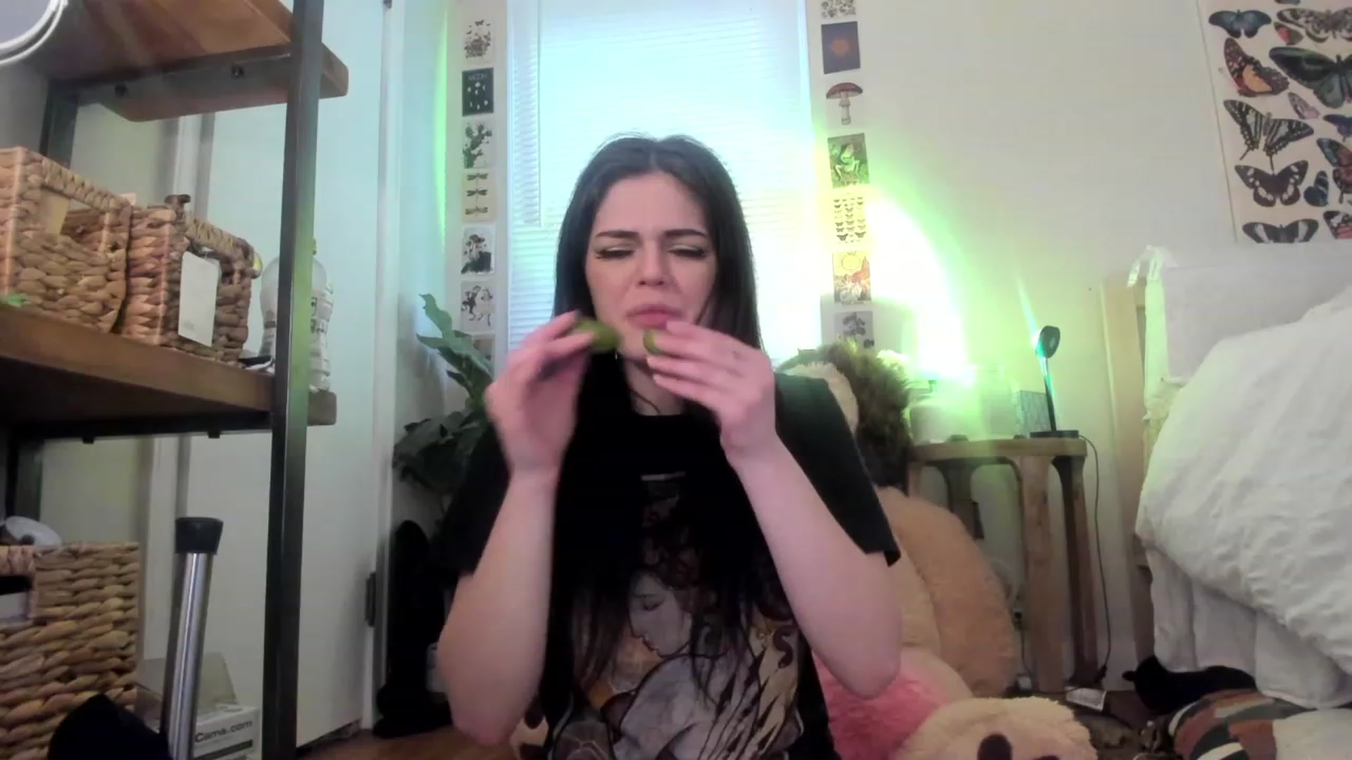 Gallery image thumbnail from iKarli's myfreecams stream on, 03/18/2023, 14:13 image 6 of 20