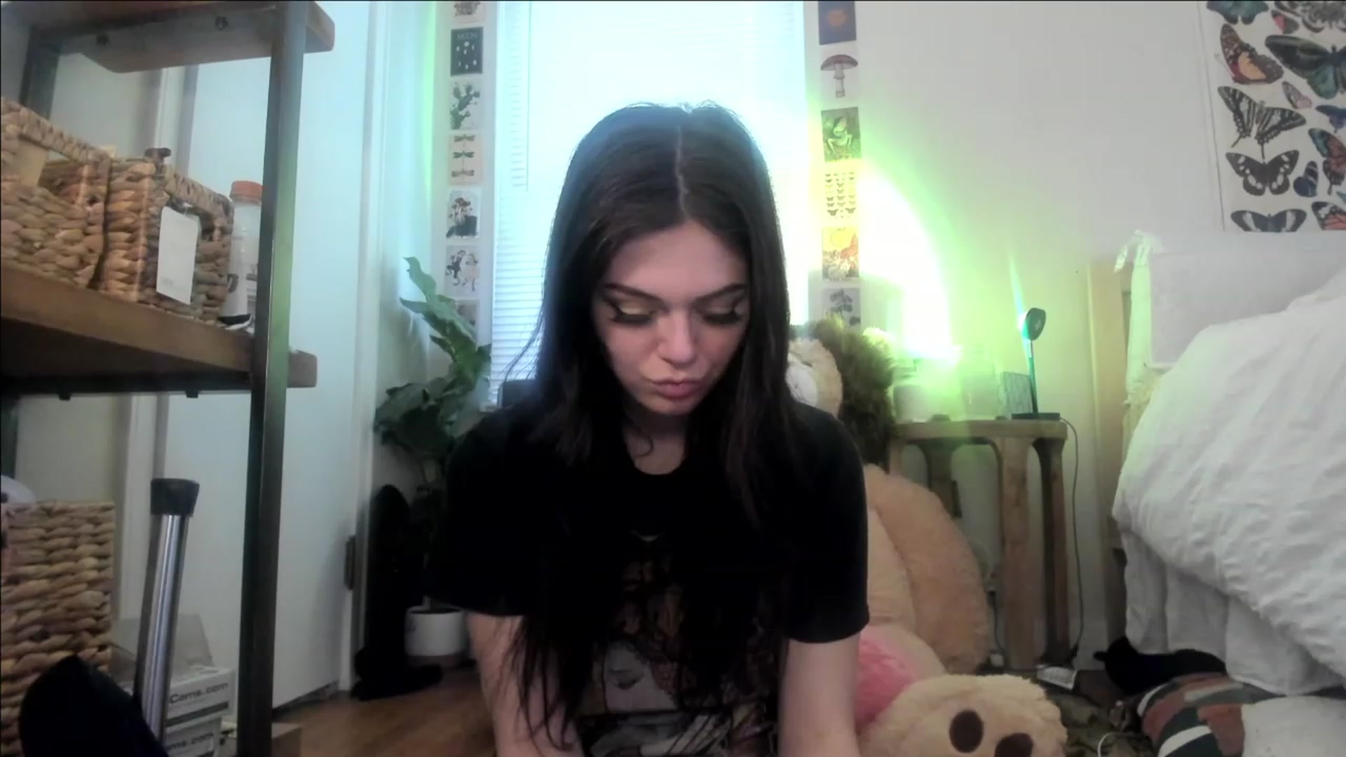 Gallery image thumbnail from iKarli's myfreecams stream on, 03/18/2023, 14:13 image 13 of 20