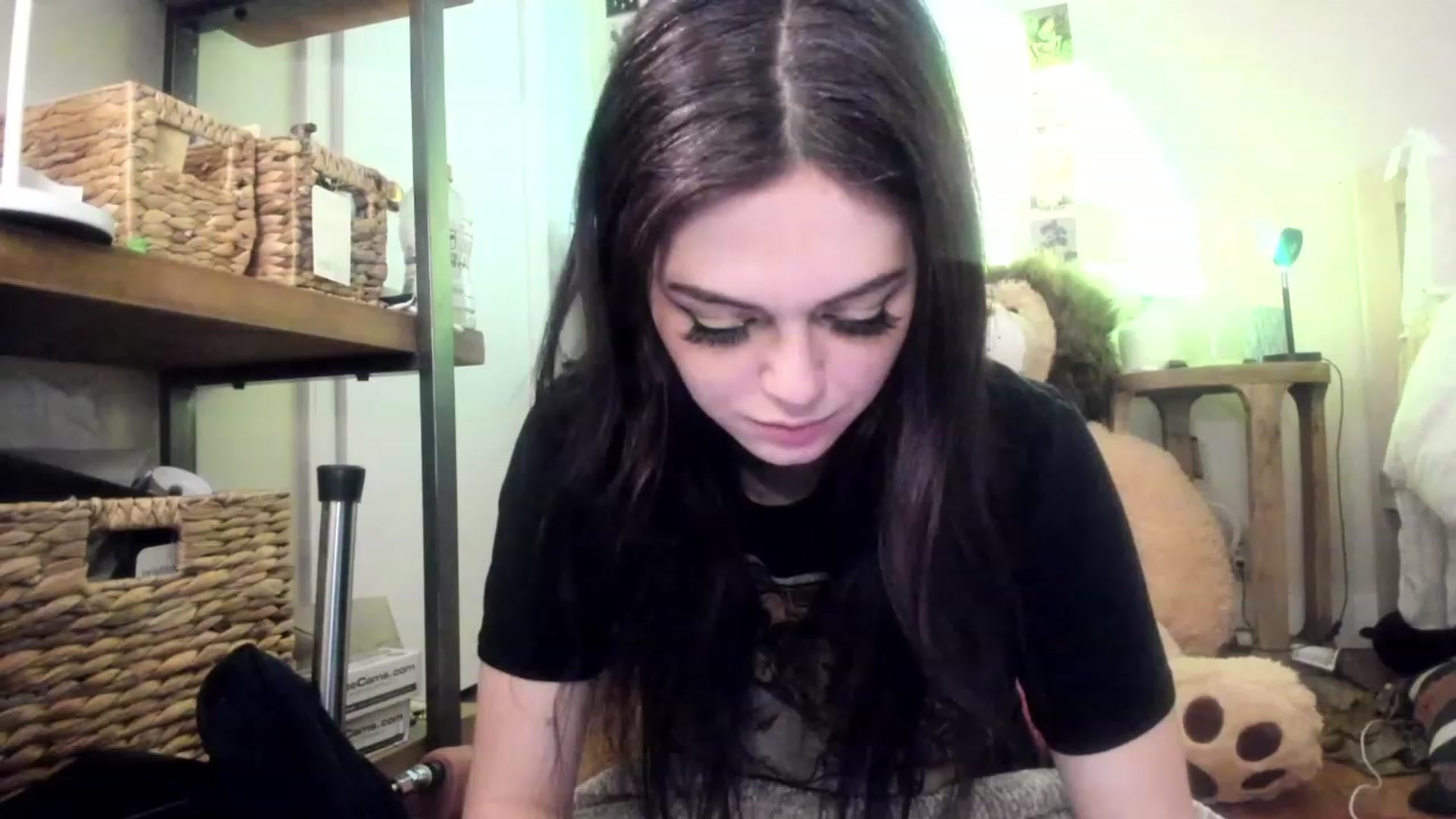 Gallery image thumbnail from iKarli's myfreecams stream on, 03/18/2023, 14:13 image 3 of 20