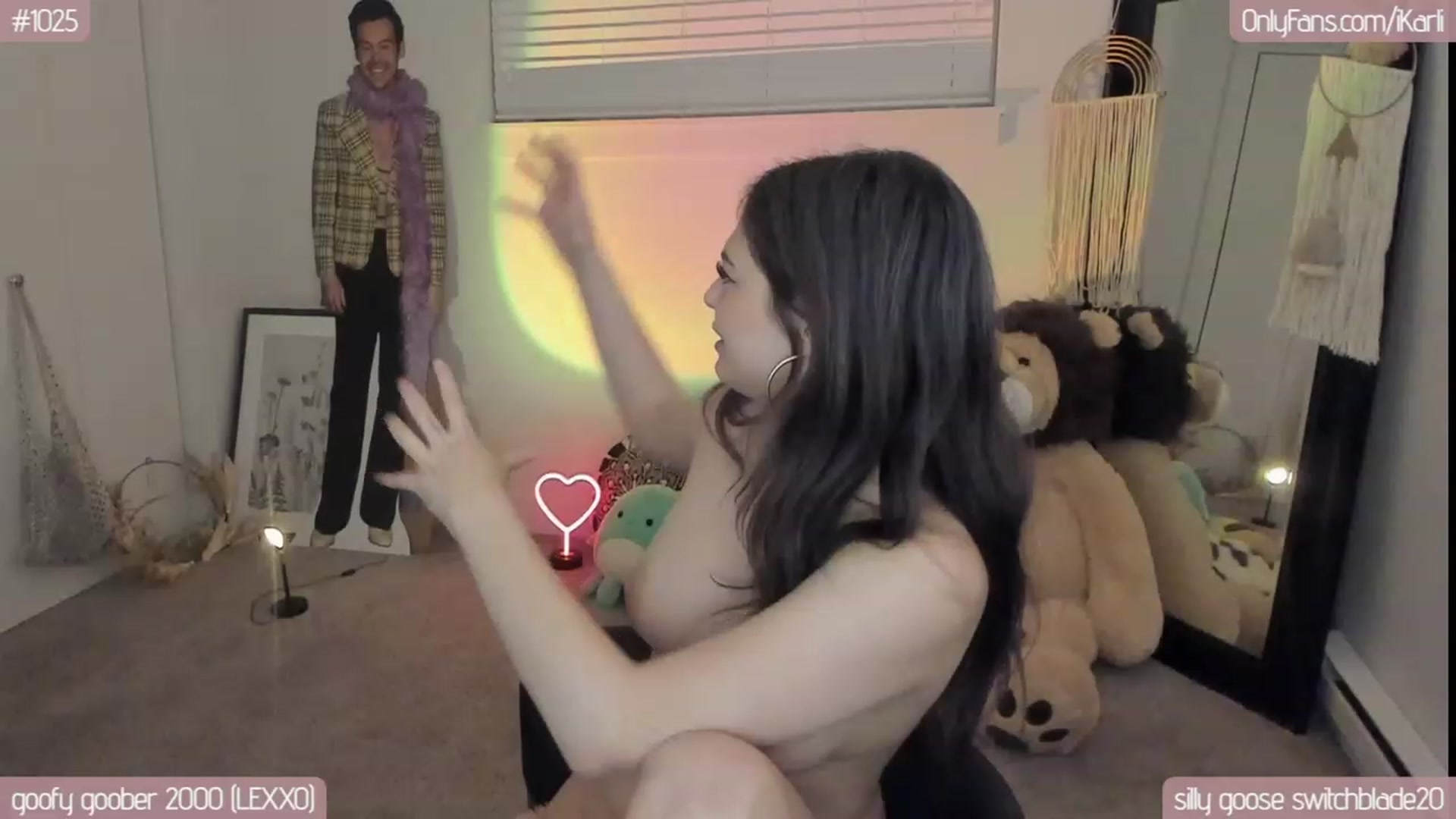 Gallery image thumbnail from iKarli's myfreecams stream on, 06/17/2023, 09:54 image 13 of 20