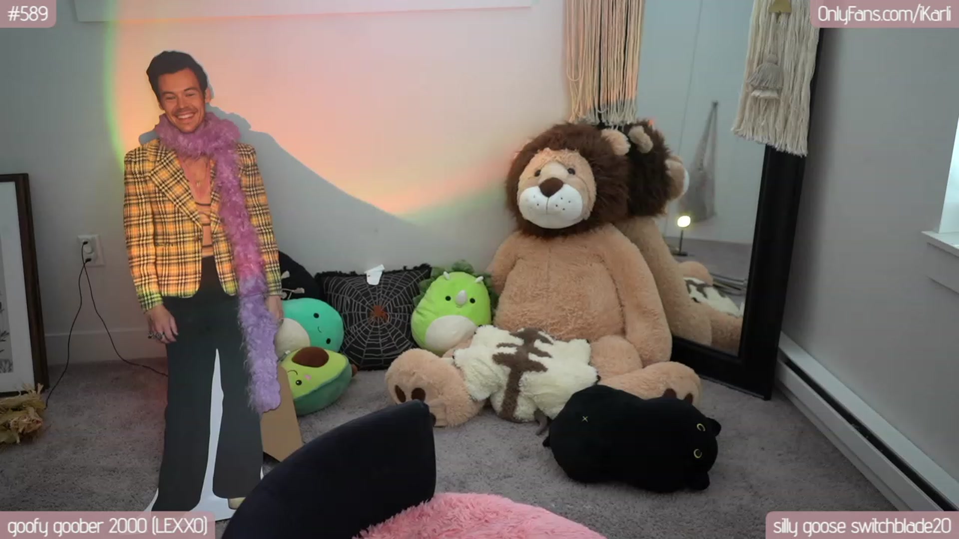 Gallery image thumbnail from iKarli's myfreecams stream on, 06/17/2023, 16:37 image 13 of 20