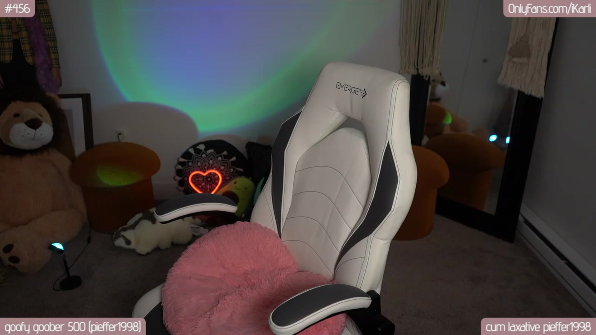 Gallery image thumbnail from iKarli's myfreecams stream on, 07/19/2023, 06:55 image 9 of 20