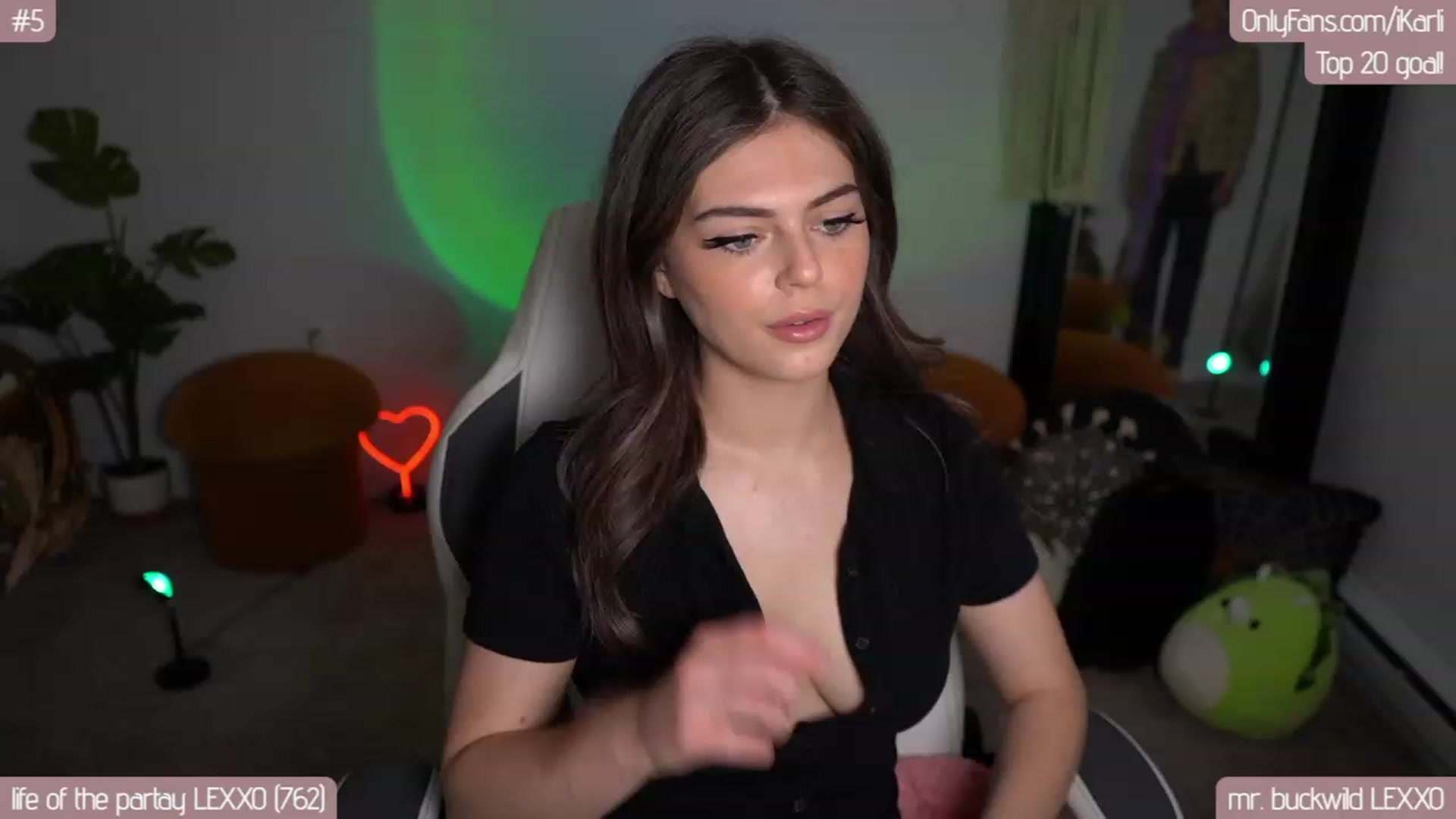 Gallery image thumbnail from iKarli's myfreecams stream on, 08/03/2023, 04:36 image 17 of 20
