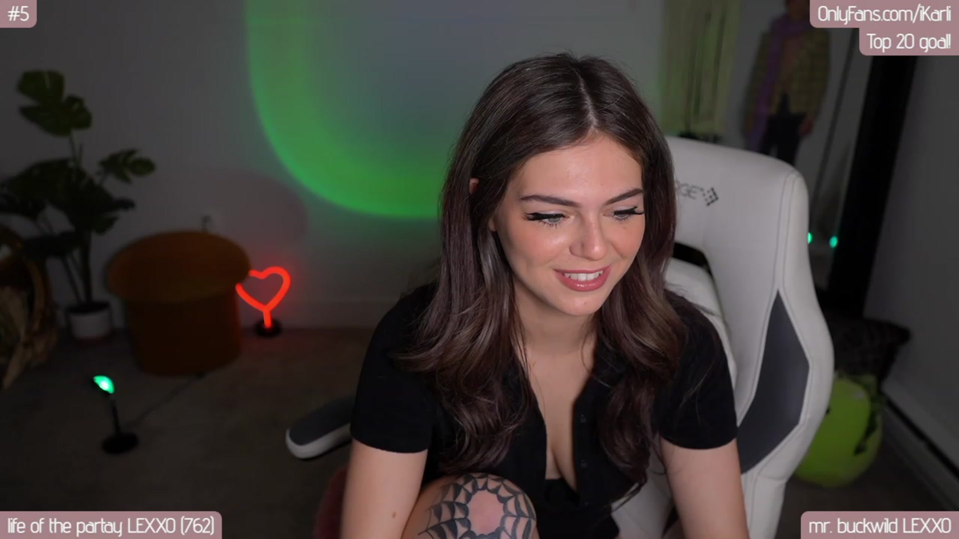 Gallery image thumbnail from iKarli's myfreecams stream on, 08/03/2023, 04:36 image 10 of 20