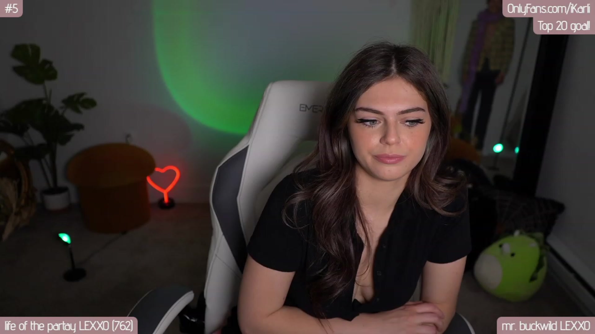 Gallery image thumbnail from iKarli's myfreecams stream on, 08/03/2023, 04:36 image 18 of 20