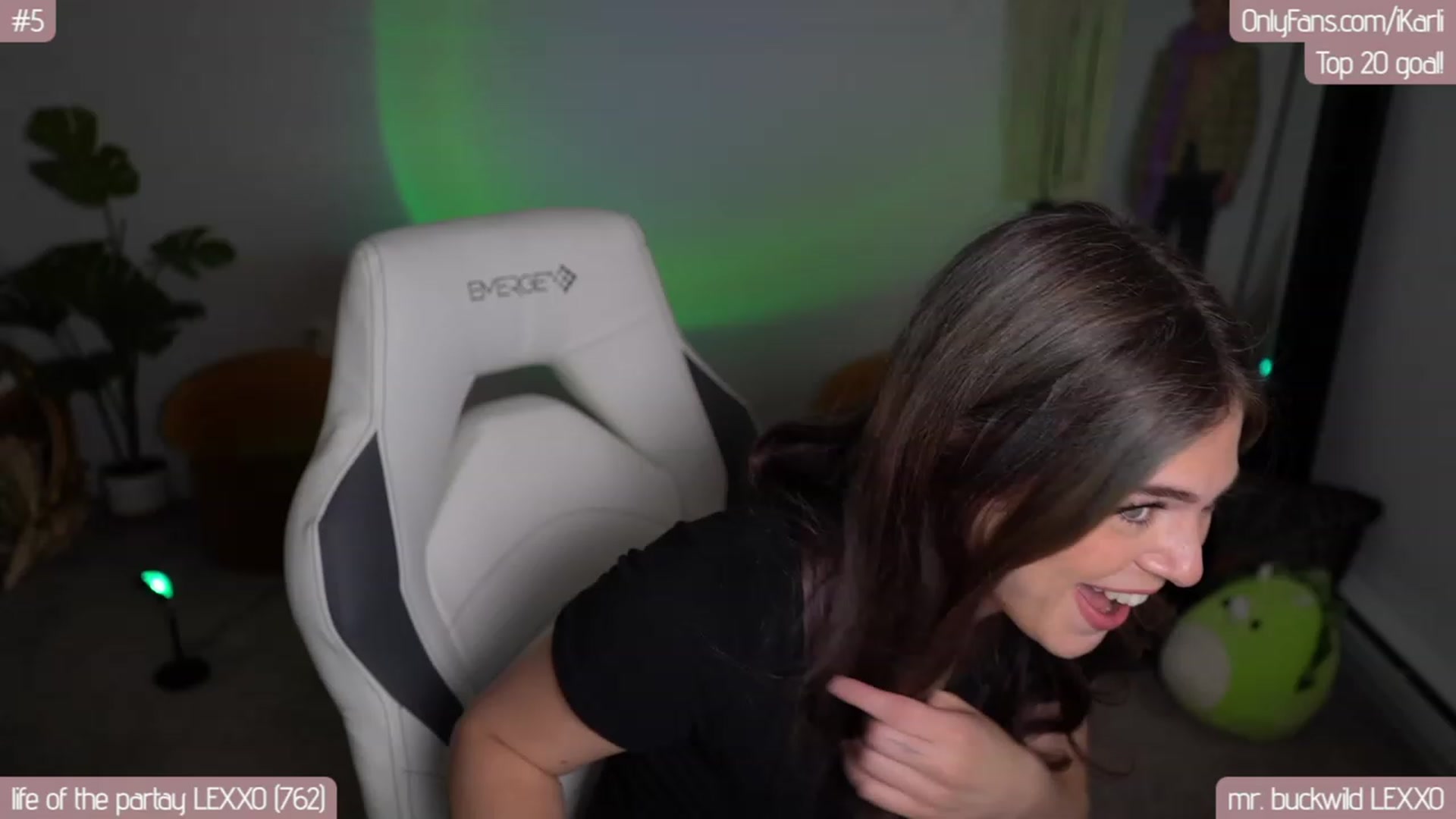 Gallery image thumbnail from iKarli's myfreecams stream on, 08/03/2023, 04:36 image 15 of 20