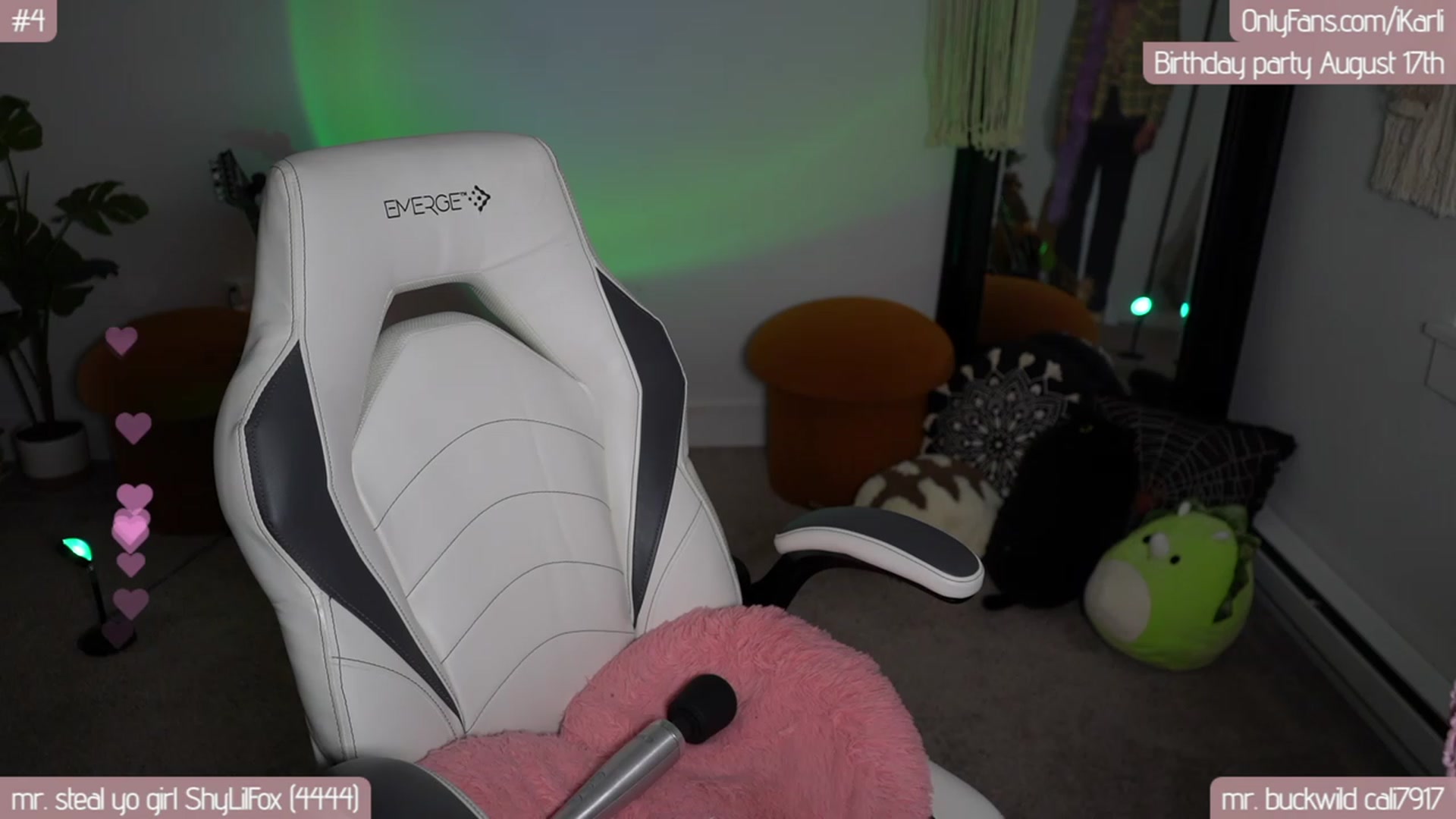Gallery image thumbnail from iKarli's myfreecams stream on, 08/03/2023, 11:04 image 2 of 20