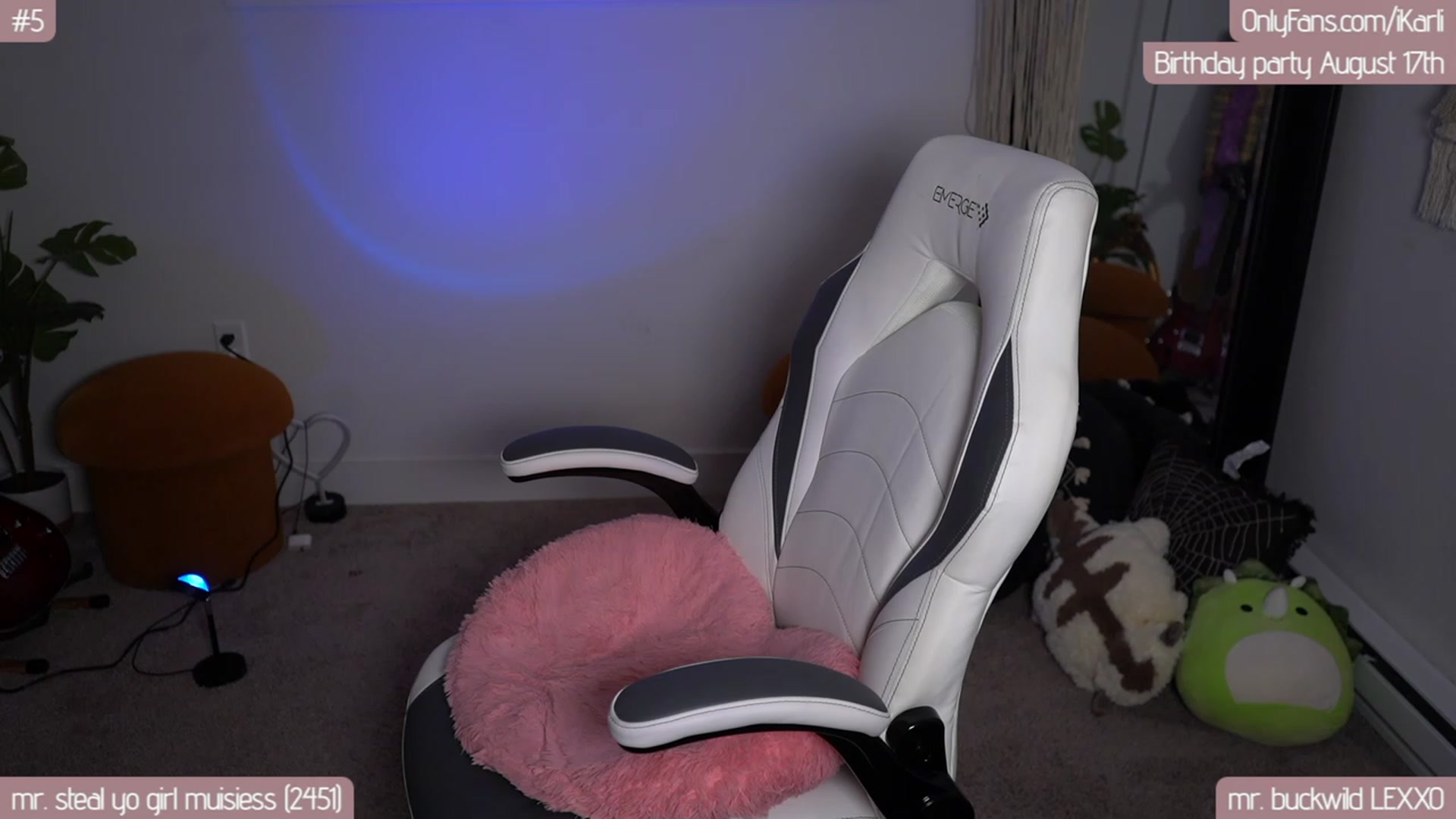 Gallery image thumbnail from iKarli's myfreecams stream on, 08/12/2023, 12:00 image 12 of 20