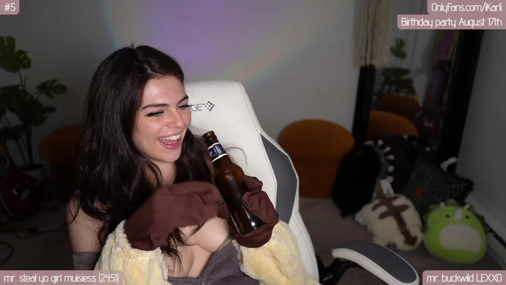 Gallery image thumbnail from iKarli's myfreecams stream on, 08/12/2023, 12:20 image 13 of 20