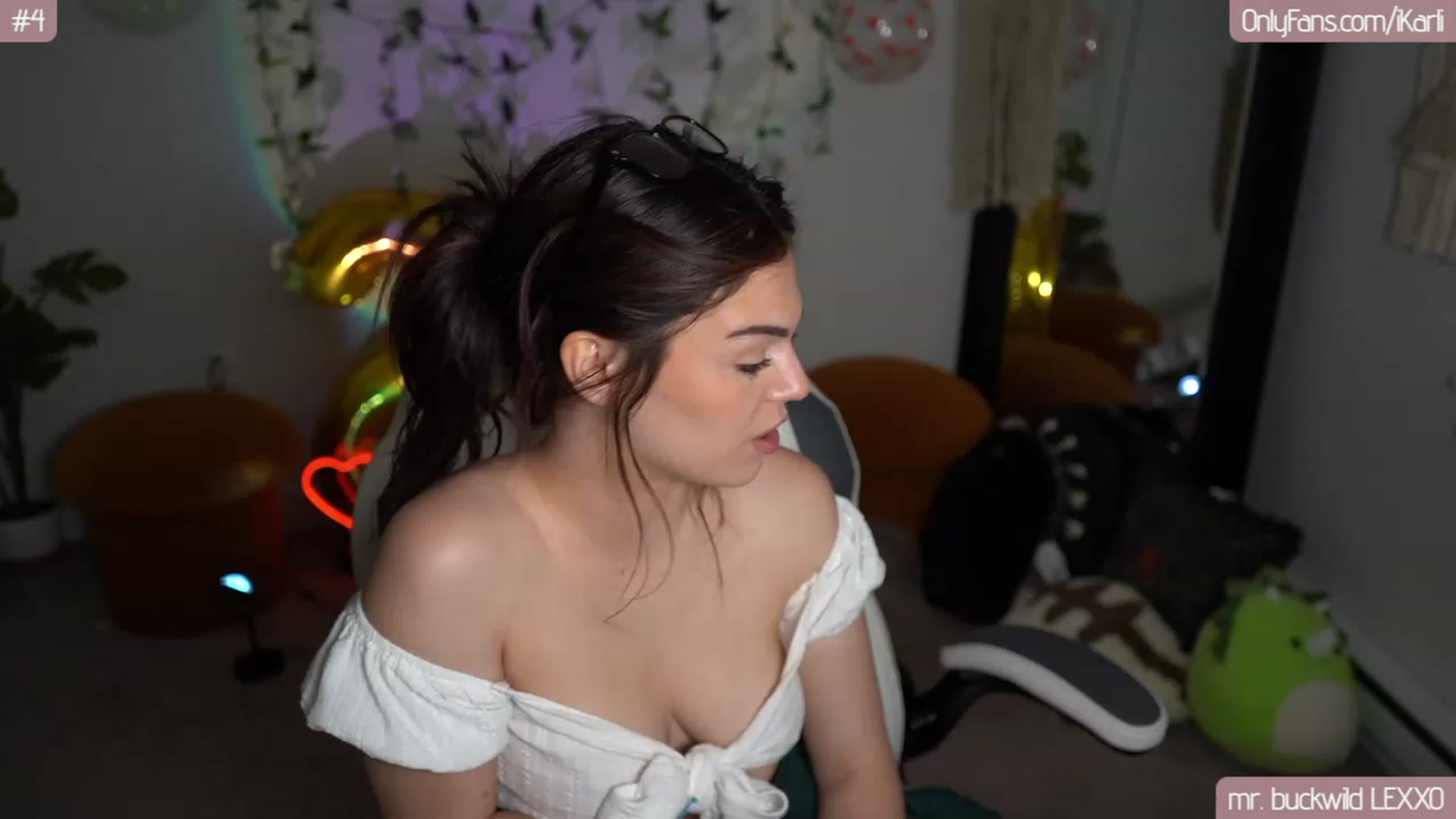 Gallery image thumbnail from iKarli's myfreecams stream on, 08/21/2023, 06:13 image 16 of 20