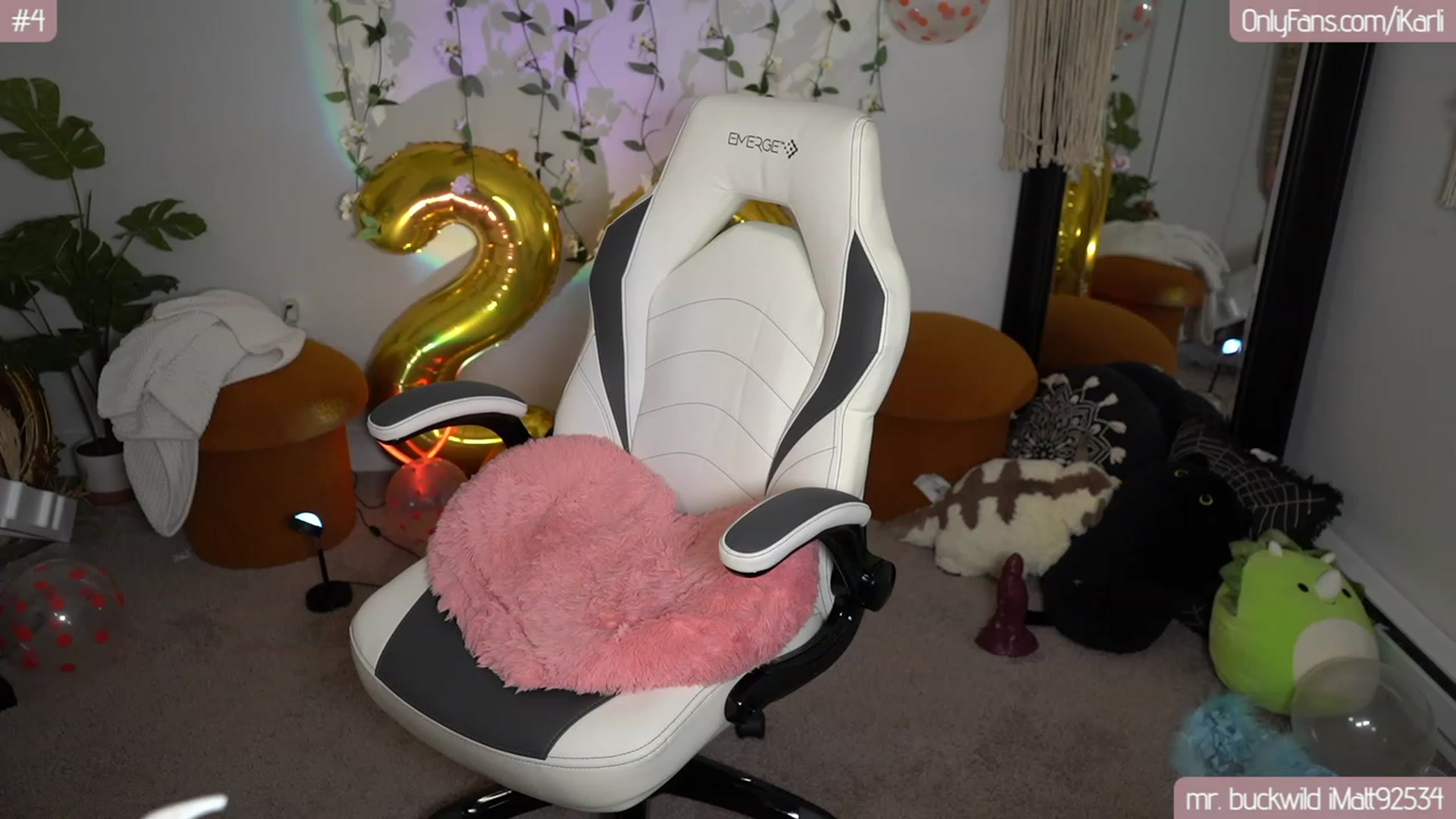 Gallery image thumbnail from iKarli's myfreecams stream on, 08/22/2023, 09:54 image 7 of 20