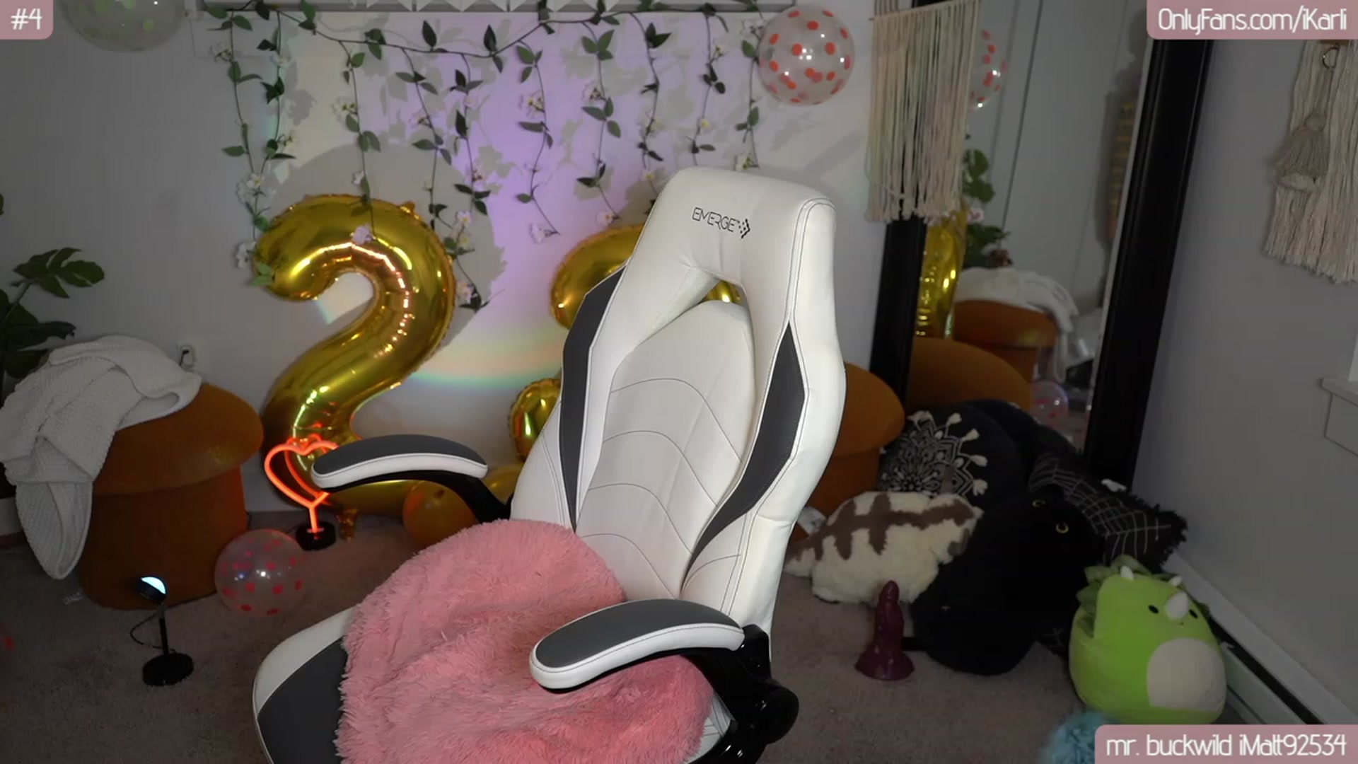 Gallery image thumbnail from iKarli's myfreecams stream on, 08/22/2023, 11:50 image 12 of 20