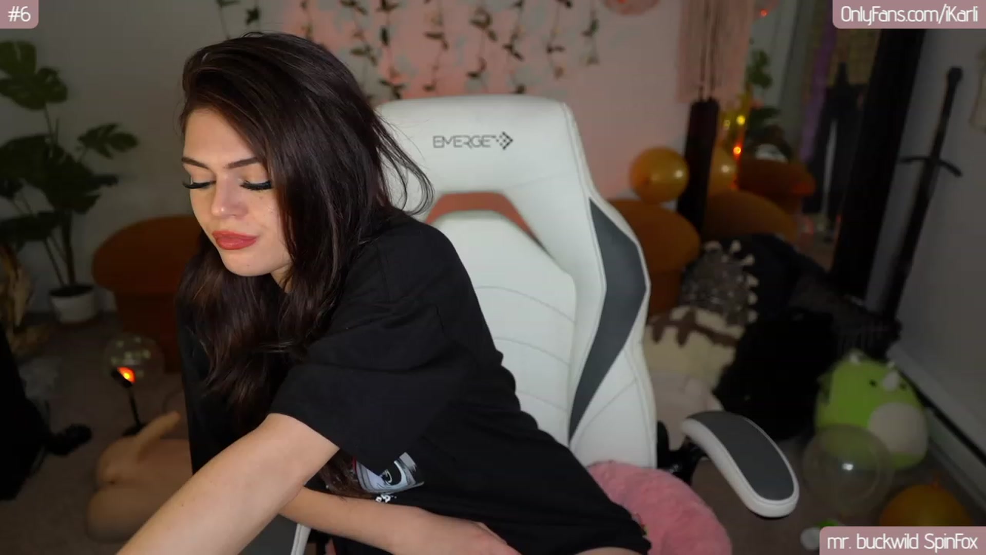 Gallery image thumbnail from iKarli's myfreecams stream on, 08/25/2023, 10:07 image 17 of 20