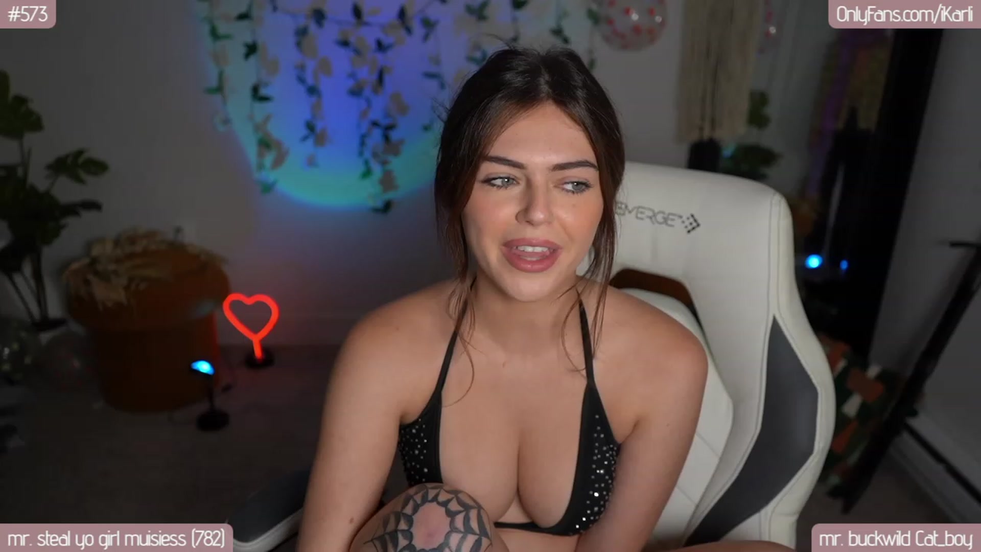 Gallery image thumbnail from iKarli's myfreecams stream on, 09/20/2023, 05:59 image 19 of 20