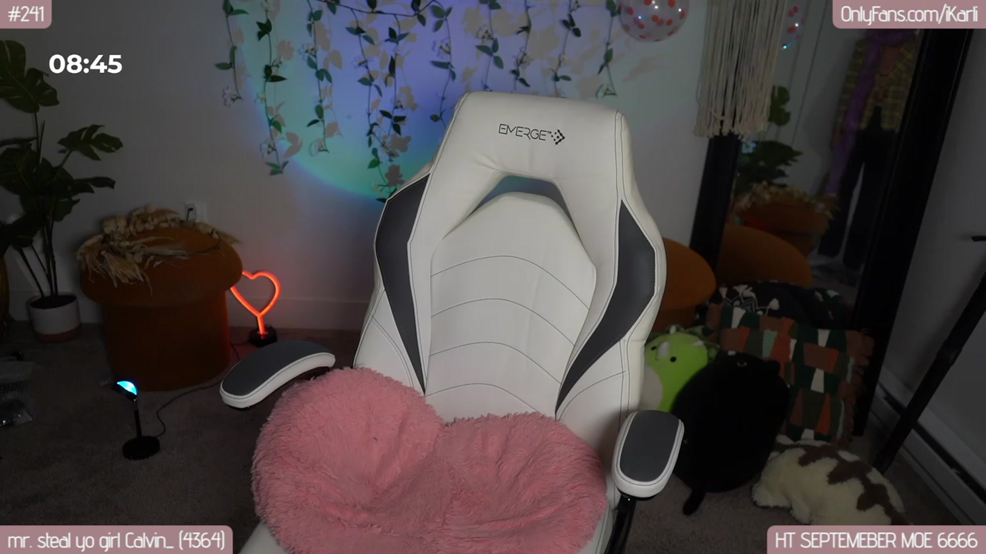 Gallery image thumbnail from iKarli's myfreecams stream on, 10/01/2023, 05:04 image 11 of 20