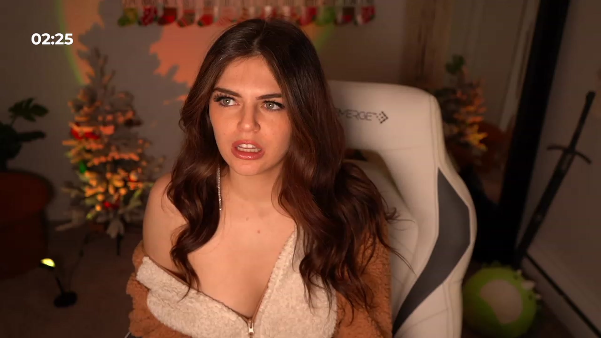 Gallery image thumbnail from iKarli's myfreecams stream on, 12/03/2023, 10:50 image 5 of 20