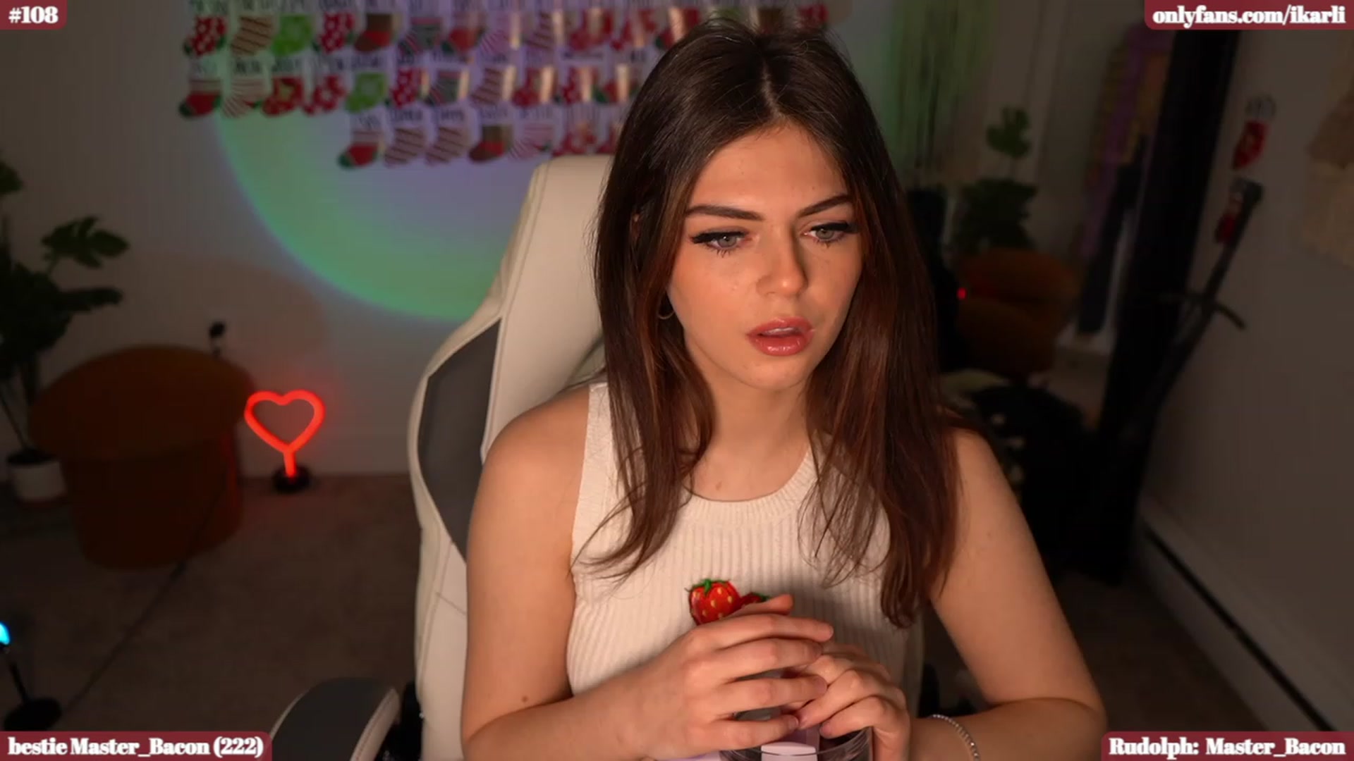 Gallery image thumbnail from iKarli's myfreecams stream on, 12/29/2023, 04:33 image 16 of 20
