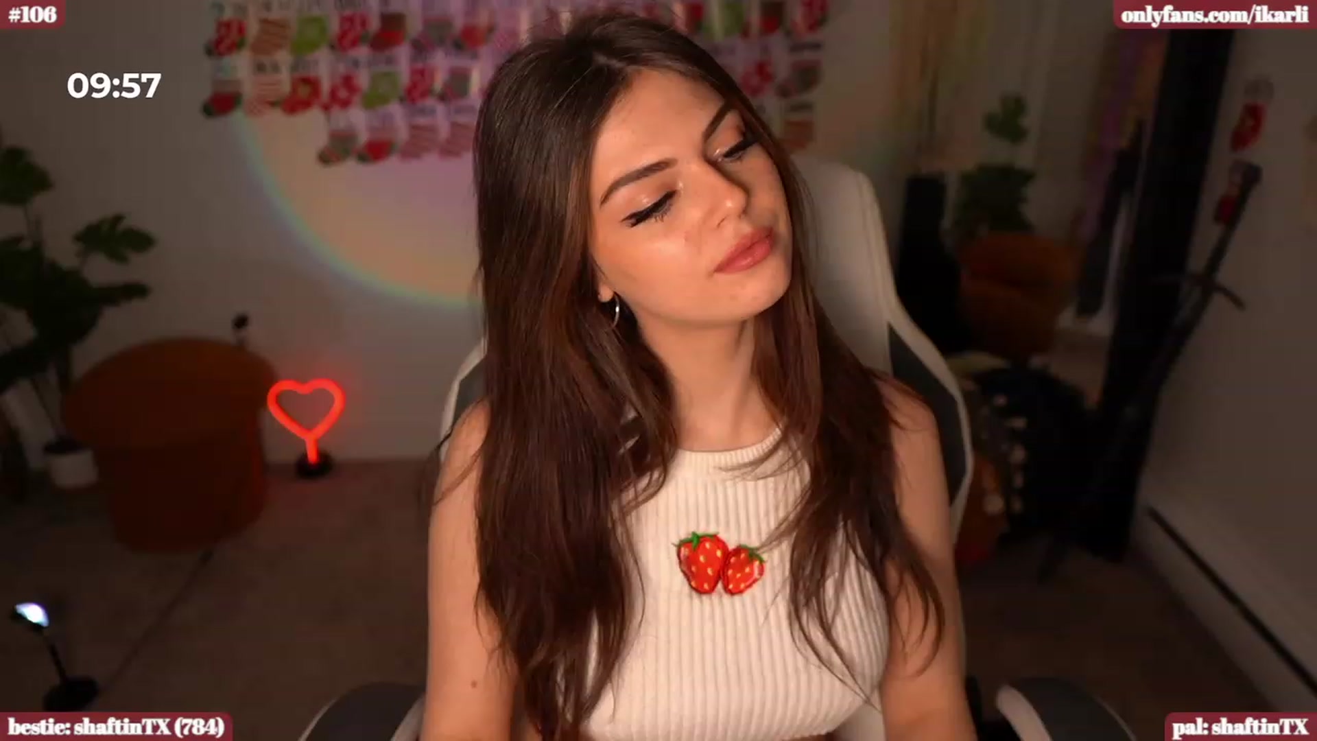 Gallery image thumbnail from iKarli's myfreecams stream on, 12/29/2023, 09:17 image 13 of 20
