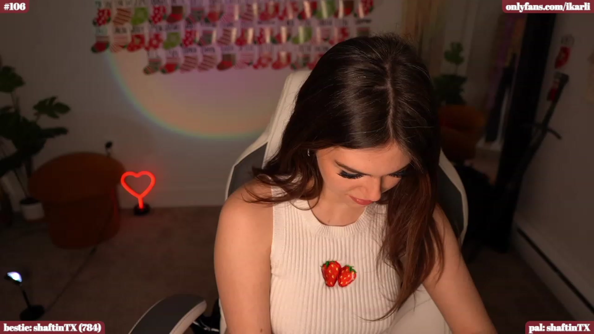 Gallery image thumbnail from iKarli's myfreecams stream on, 12/29/2023, 09:17 image 18 of 20