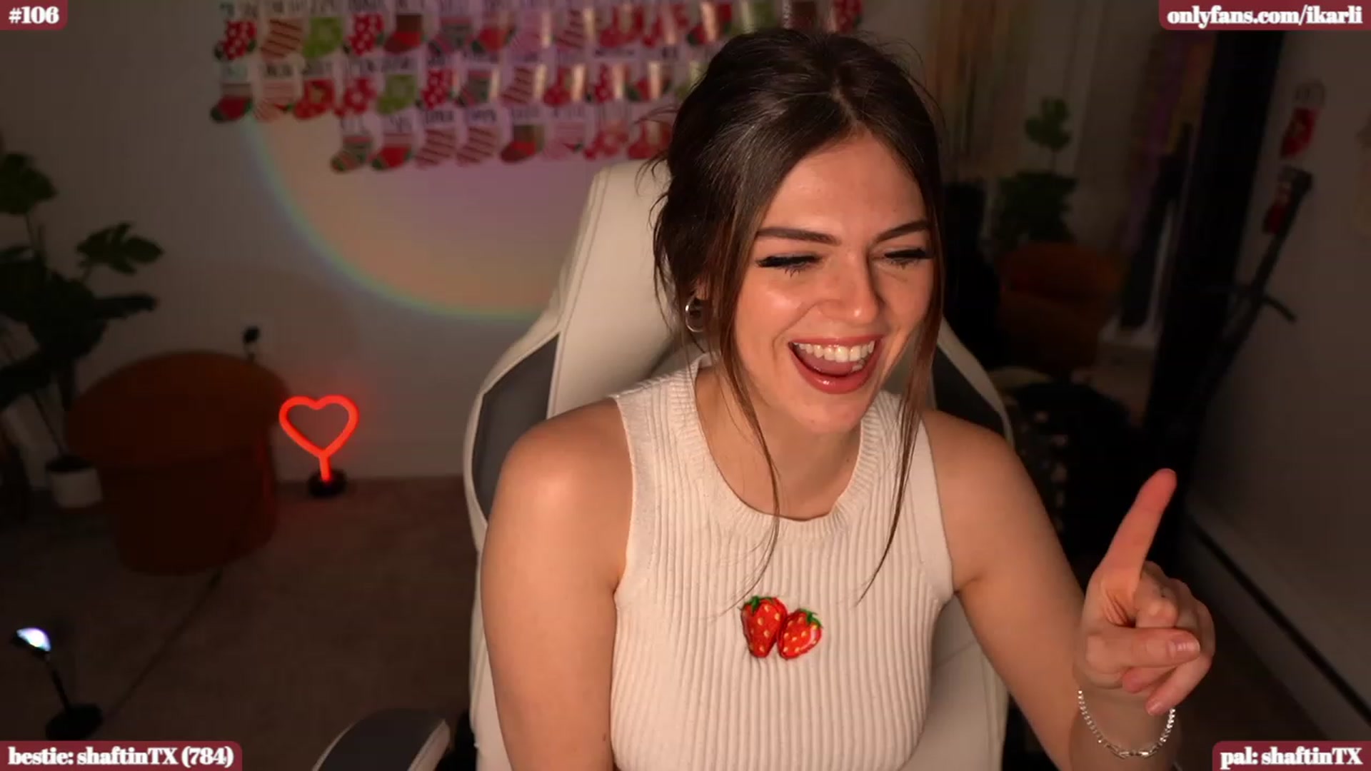 Gallery image thumbnail from iKarli's myfreecams stream on, 12/29/2023, 09:17 image 12 of 20