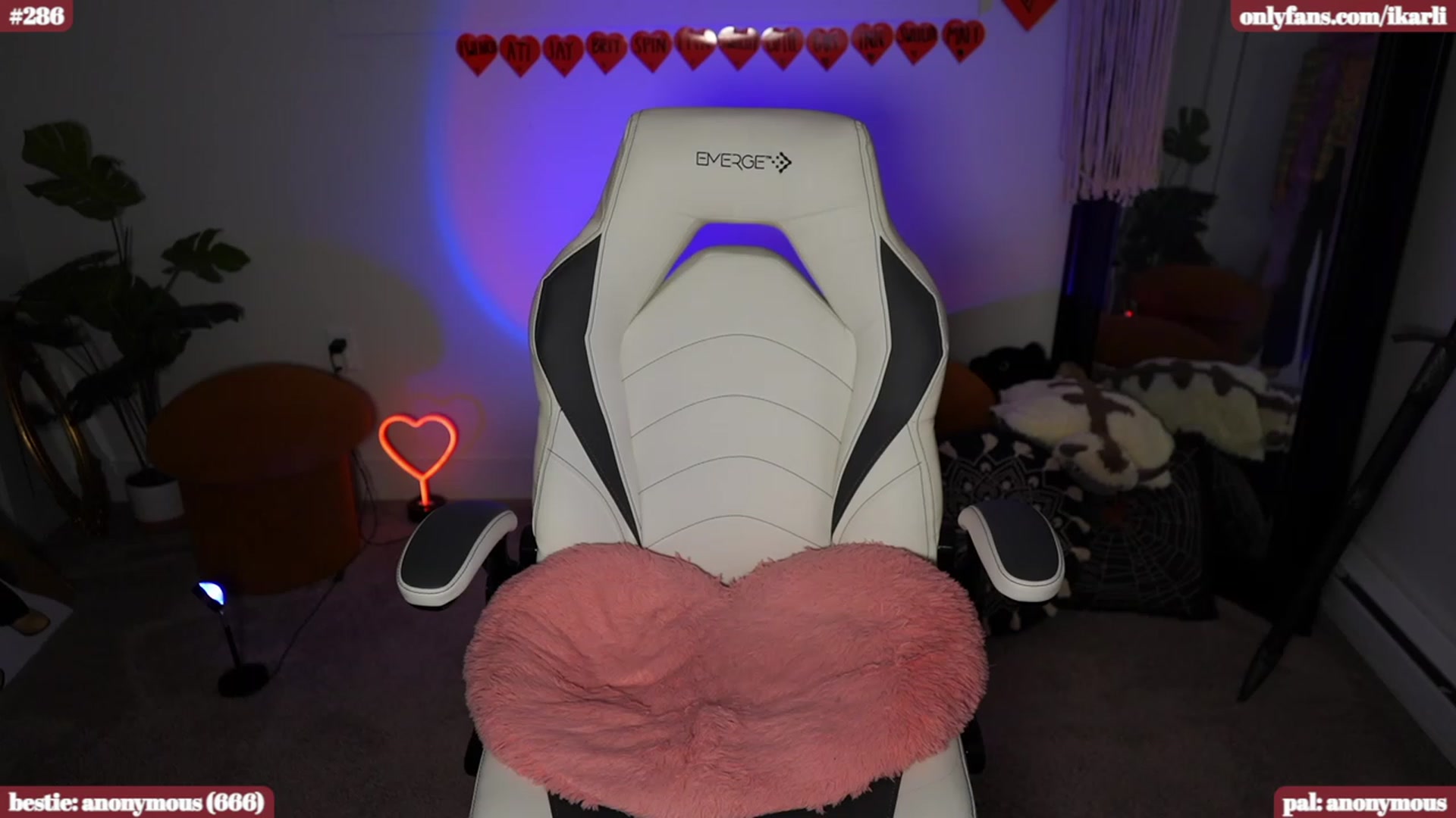 Gallery image thumbnail from iKarli's myfreecams stream on, 02/08/2024, 06:32 image 17 of 20