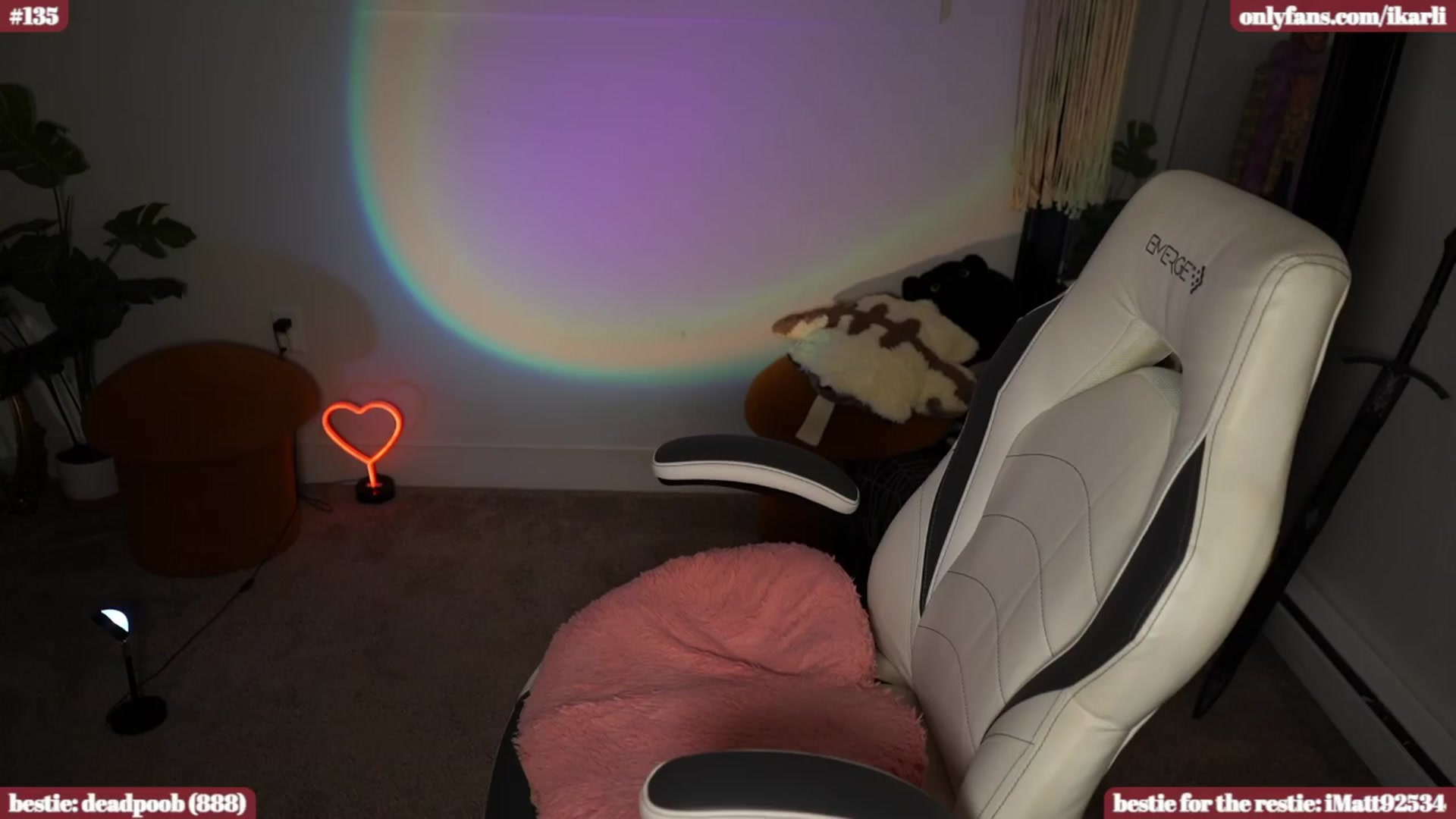 Gallery image thumbnail from iKarli's myfreecams stream on, 04/13/2024, 11:32 image 3 of 20