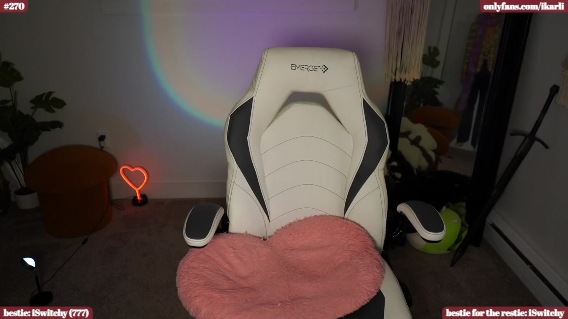 Gallery image thumbnail from iKarli's myfreecams stream on, 05/03/2024, 10:43 image 6 of 20