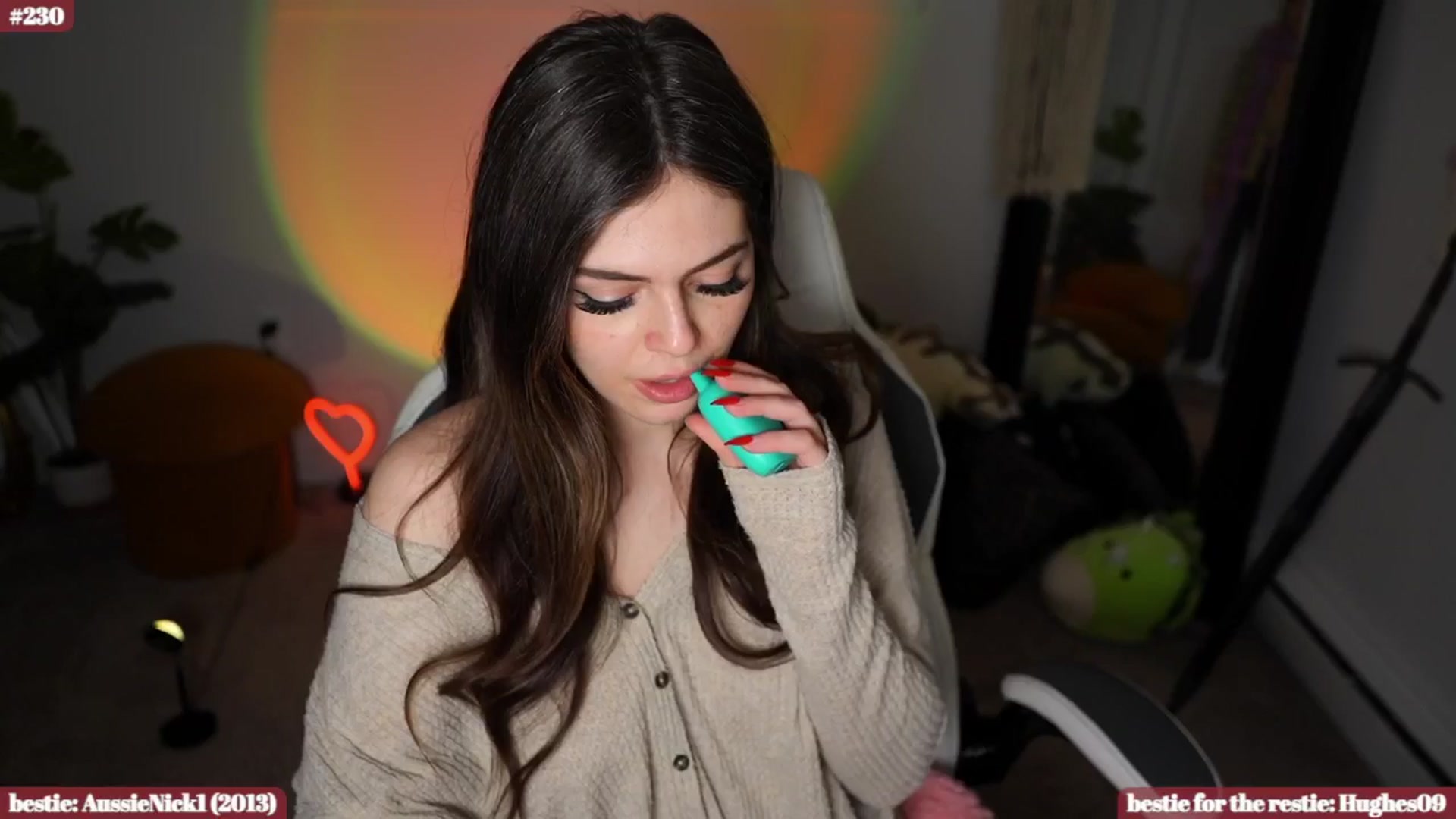 Gallery image thumbnail from iKarli's myfreecams stream on, 06/19/2024, 11:17 image 19 of 20