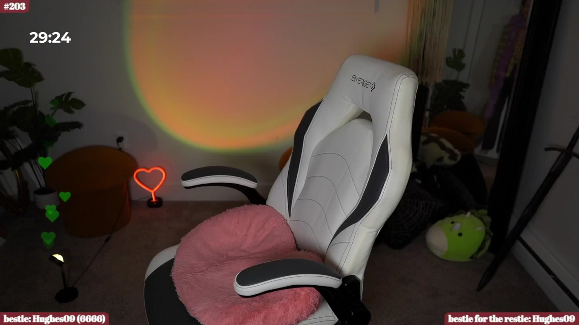 Gallery image thumbnail from iKarli's myfreecams stream on, 06/22/2024, 08:46 image 12 of 20