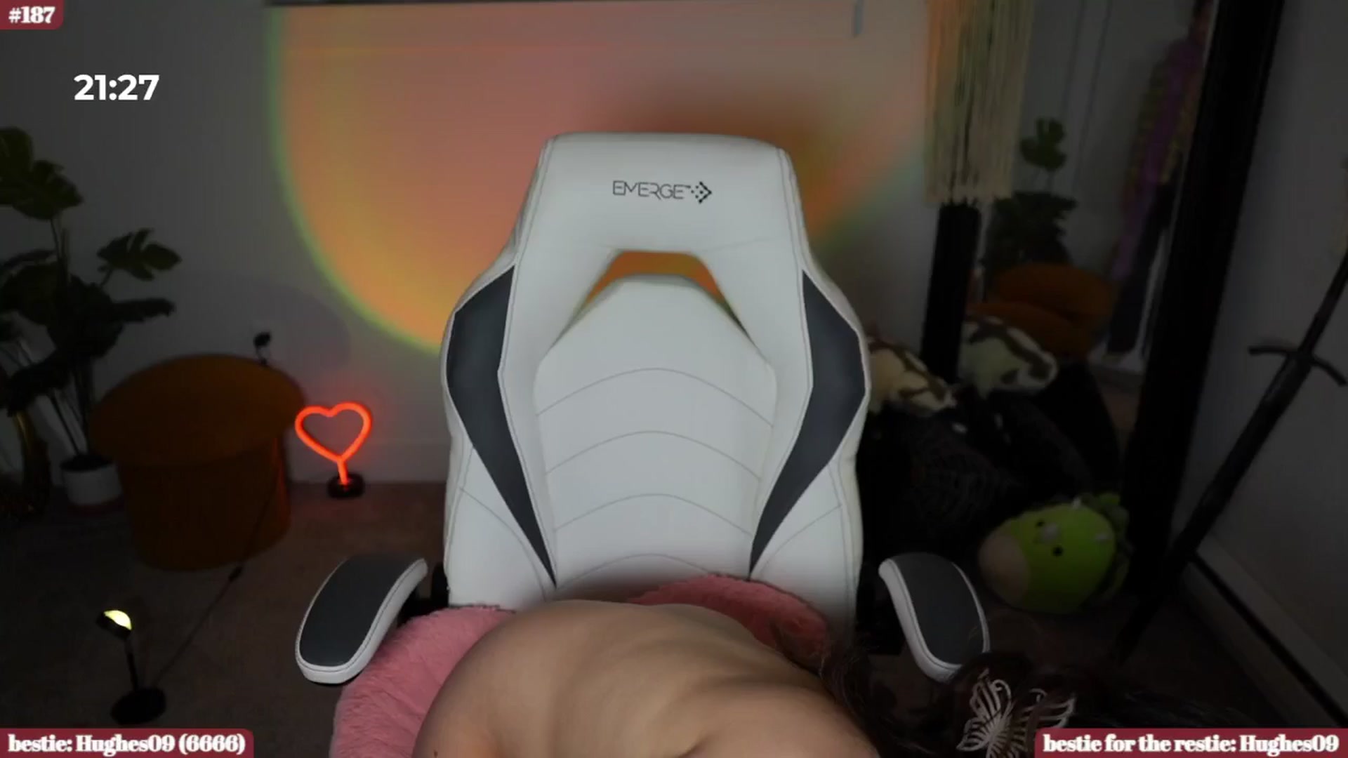 Gallery image thumbnail from iKarli's myfreecams stream on, 06/22/2024, 08:46 image 16 of 20