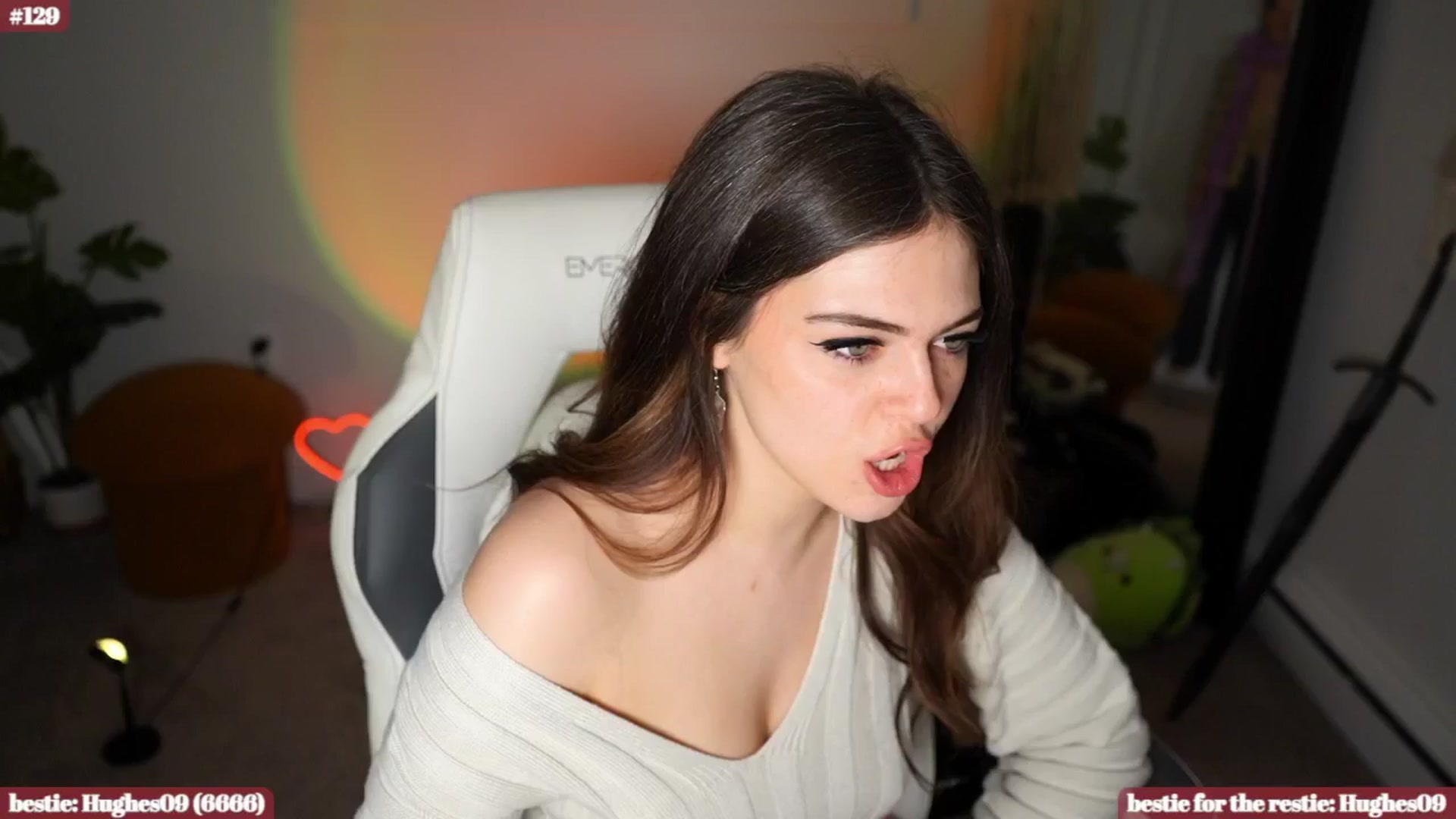 Gallery image thumbnail from iKarli's myfreecams stream on, 06/22/2024, 10:04 image 17 of 20