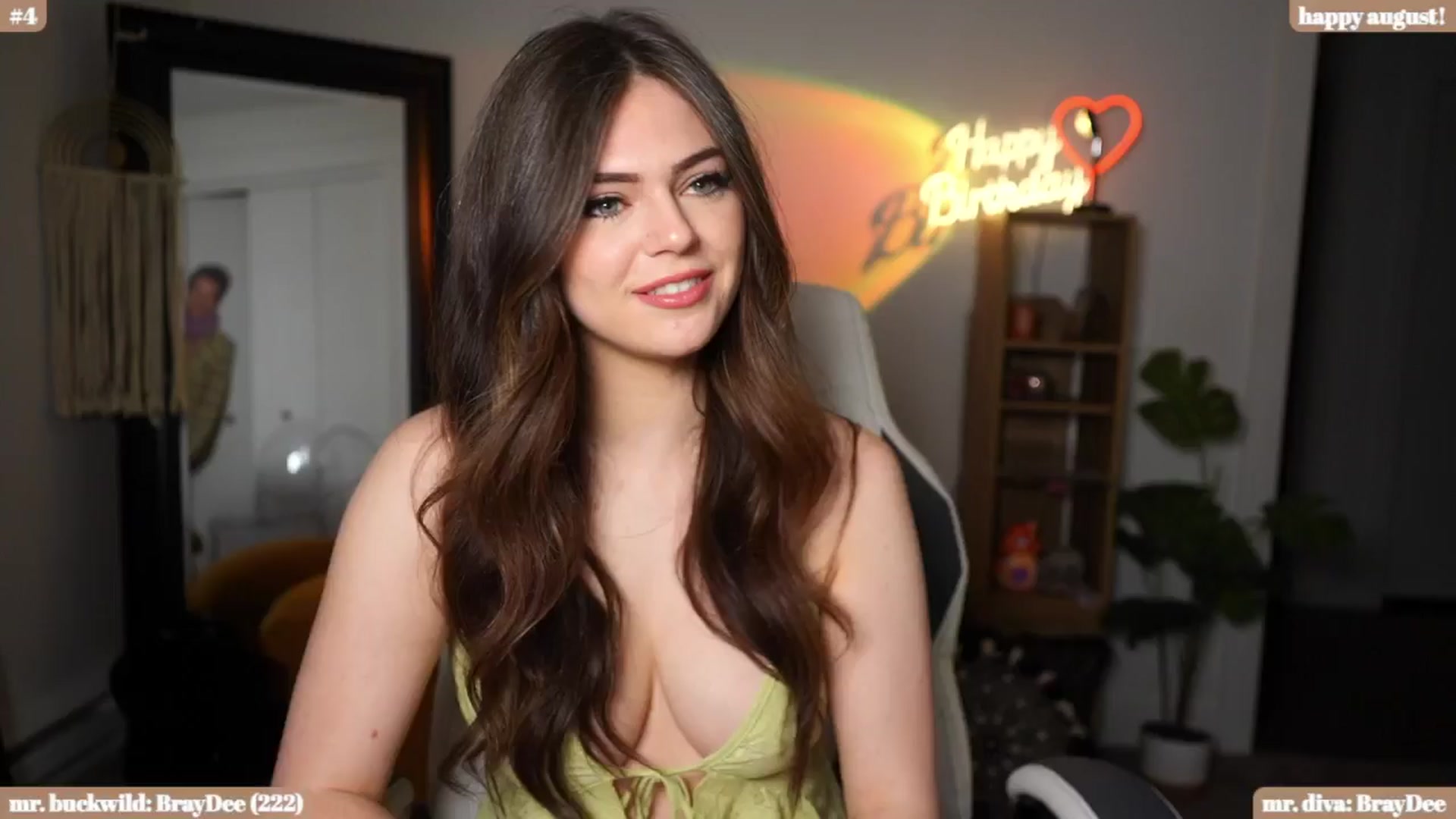 Gallery image thumbnail from iKarli's myfreecams stream on, 08/15/2024, 05:59 image 13 of 20
