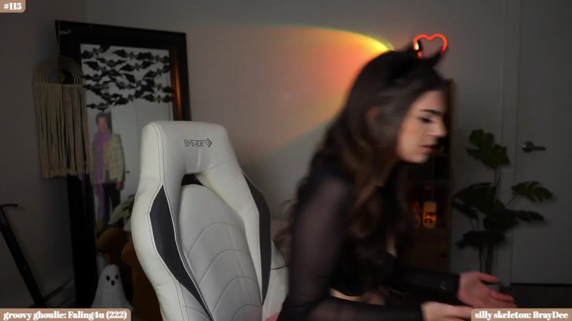 Gallery image thumbnail from iKarli's myfreecams stream on, 10/04/2024, 09:14 image 6 of 20