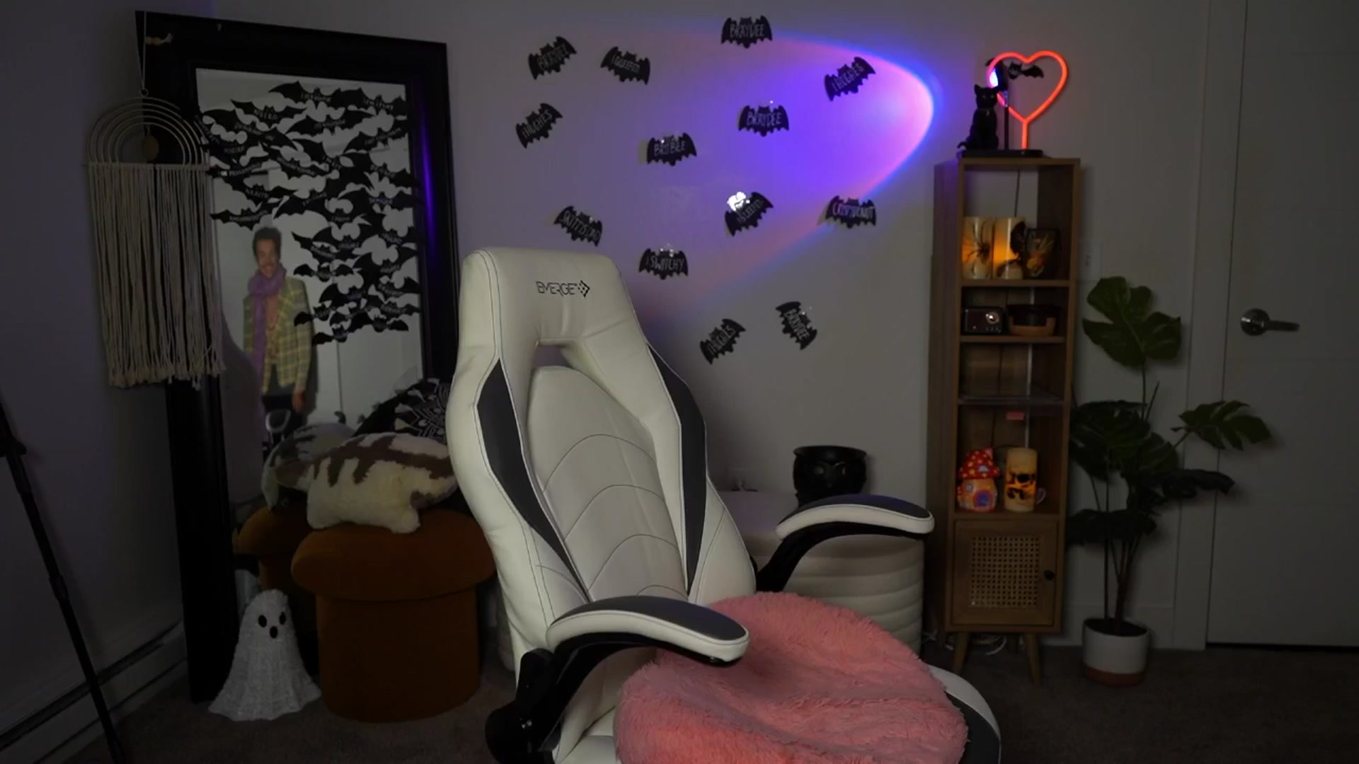 Gallery image thumbnail from iKarli's myfreecams stream on, 10/14/2024, 10:58 image 1 of 20