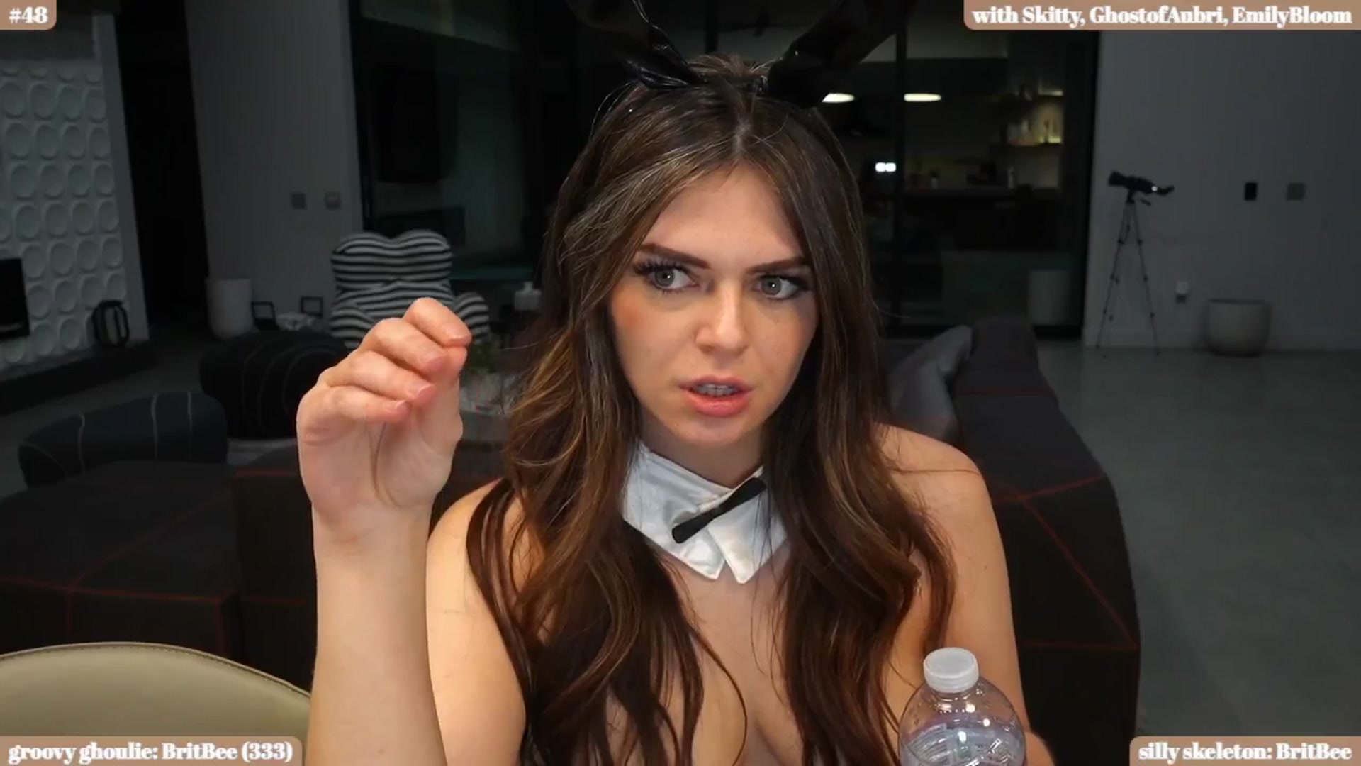Gallery image thumbnail from iKarli's myfreecams stream on, 10/17/2024, 09:03 image 16 of 20
