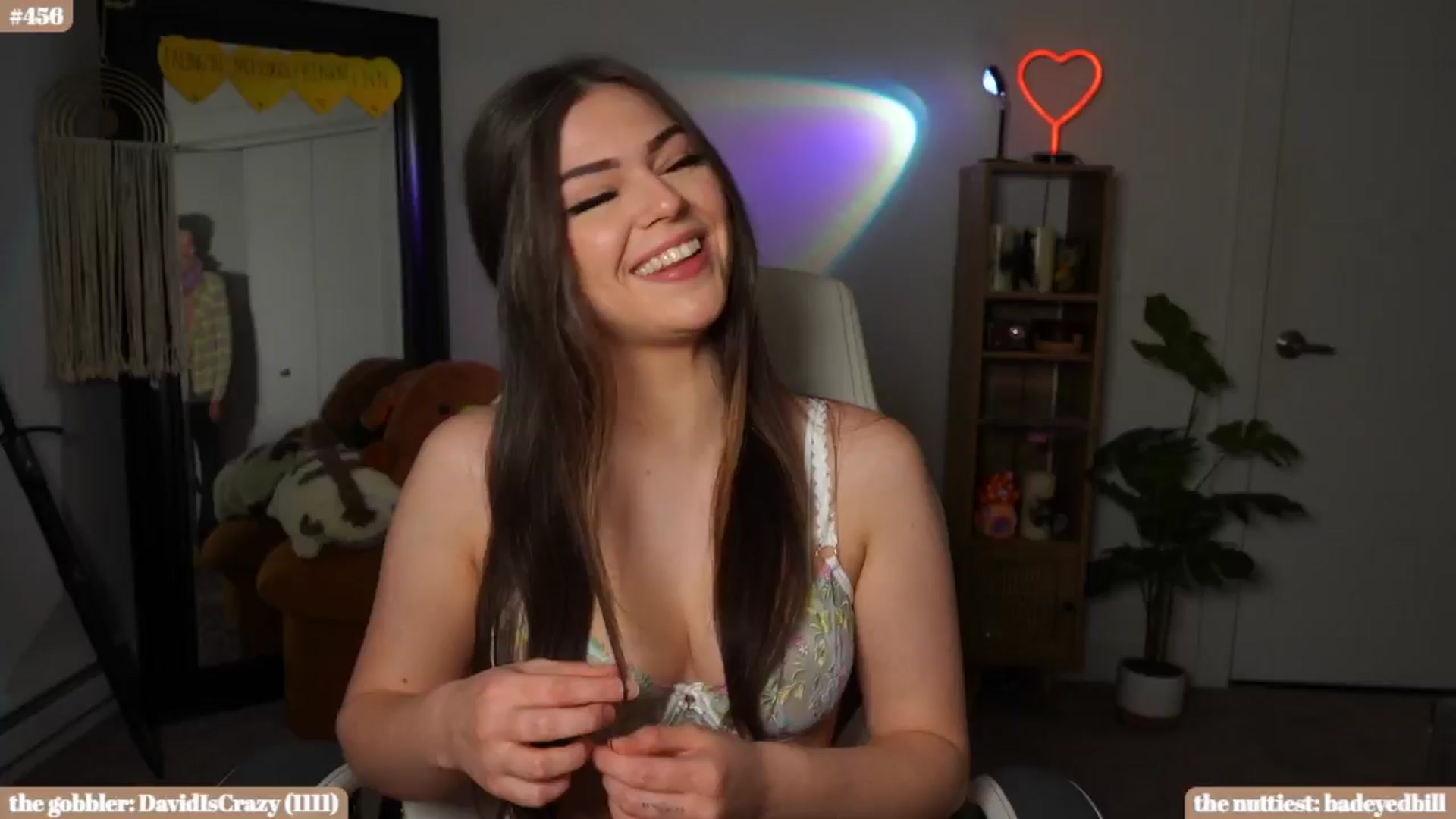 Gallery image thumbnail from iKarli's myfreecams stream on, 11/05/2024, 09:34 image 5 of 20