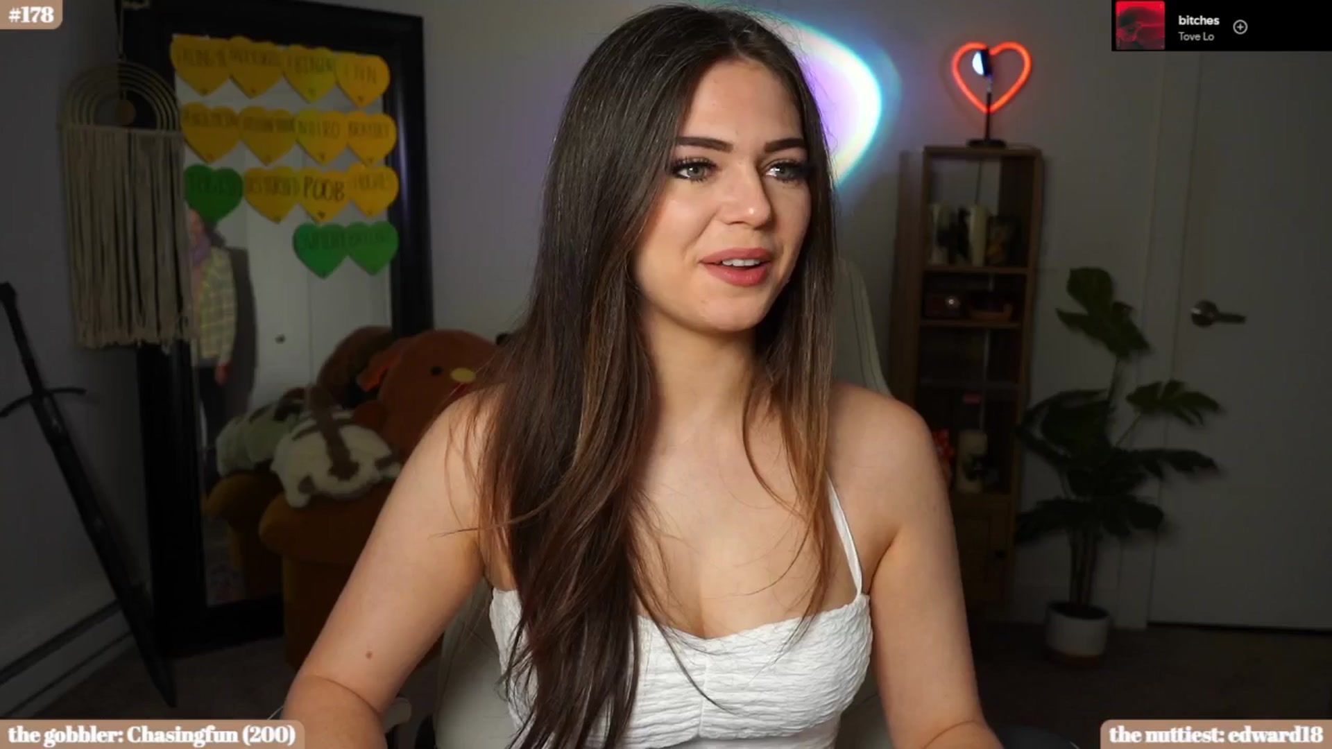 Gallery image thumbnail from iKarli's myfreecams stream on, 11/08/2024, 06:54 image 10 of 20