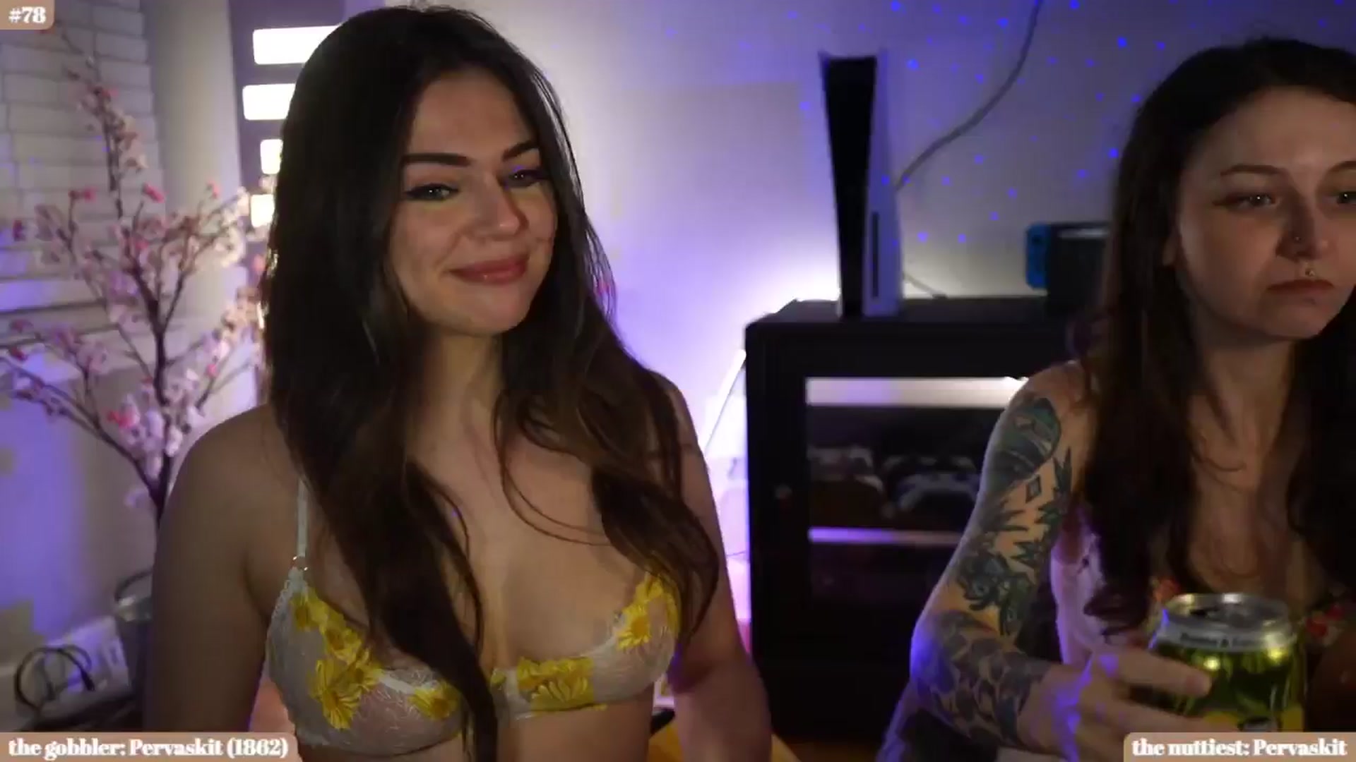 Gallery image thumbnail from iKarli's myfreecams stream on, 11/15/2024, 10:26 image 17 of 20