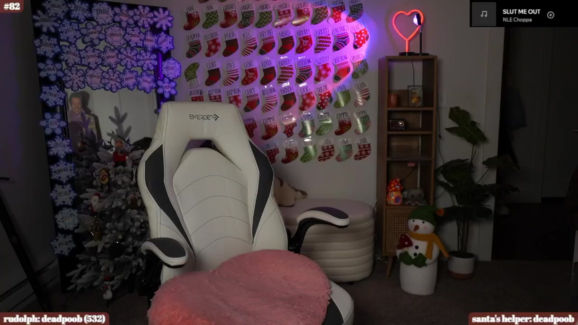 Gallery image thumbnail from iKarli's myfreecams stream on, 12/21/2024, 03:25 image 17 of 20