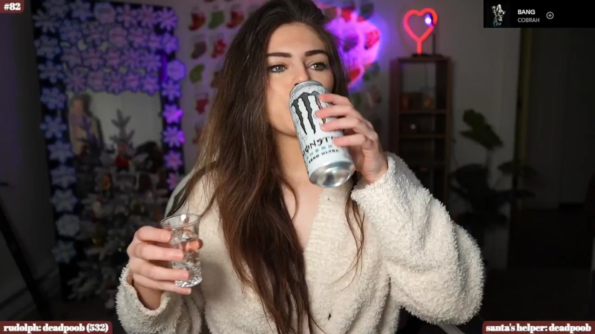 Gallery image thumbnail from iKarli's myfreecams stream on, 12/21/2024, 03:25 image 16 of 20