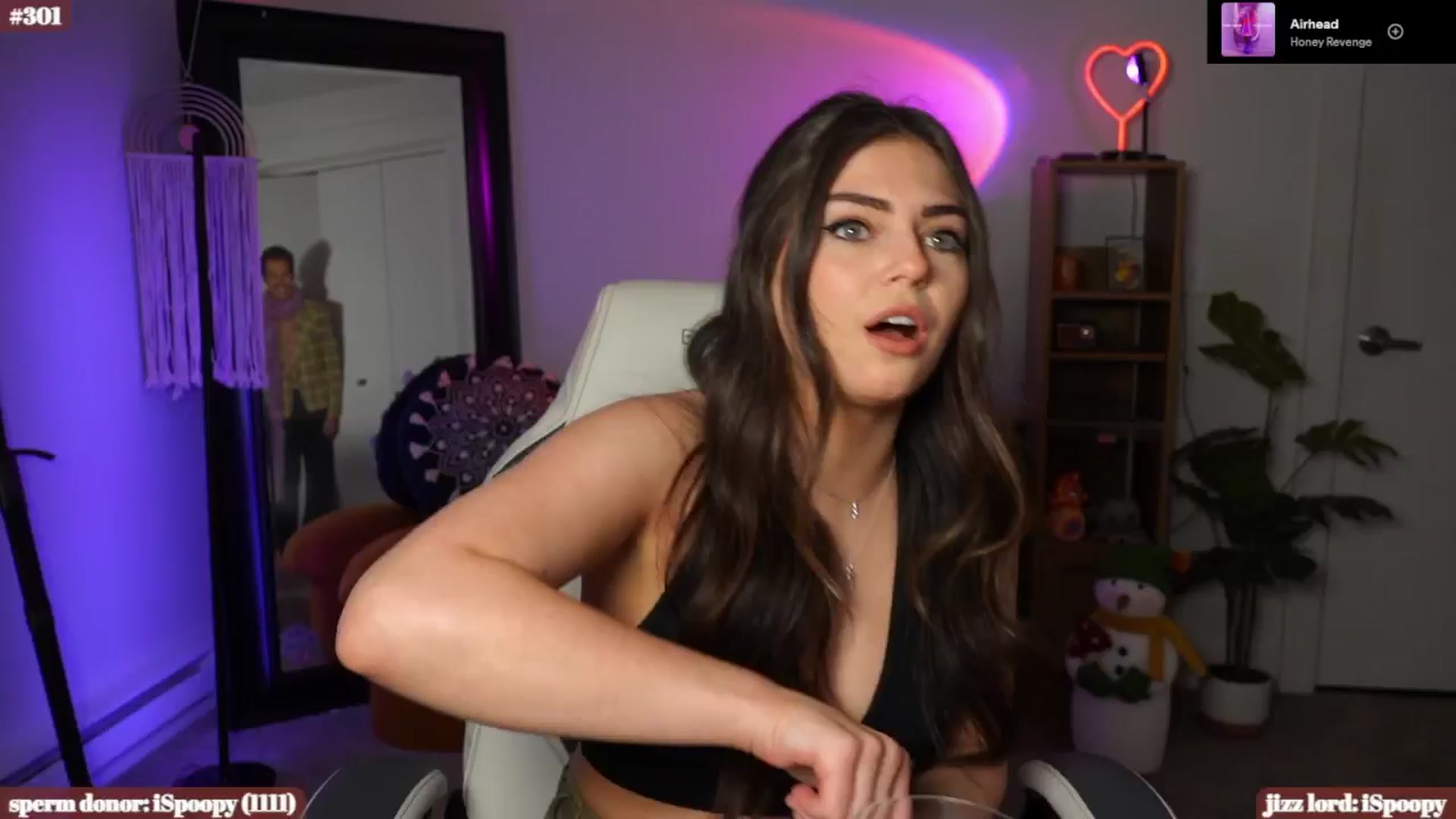 Gallery image thumbnail from iKarli's myfreecams stream on, 01/14/2025, 09:45 image 4 of 20