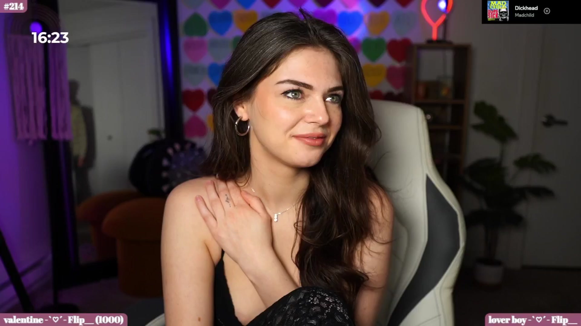 Gallery image thumbnail from iKarli's myfreecams stream on, 02/16/2025, 09:38 image 17 of 20