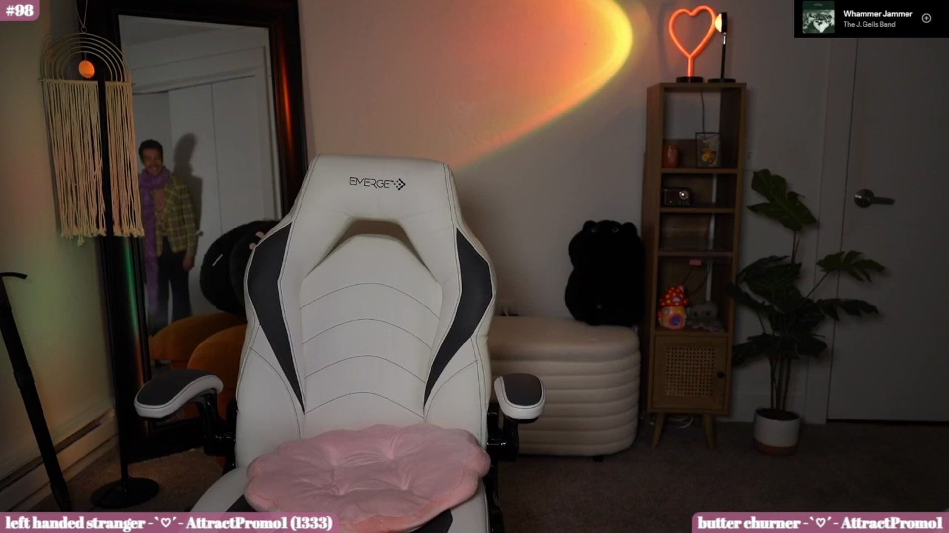 Gallery image thumbnail from iKarli's myfreecams stream on, 03/08/2025, 13:43 image 7 of 20