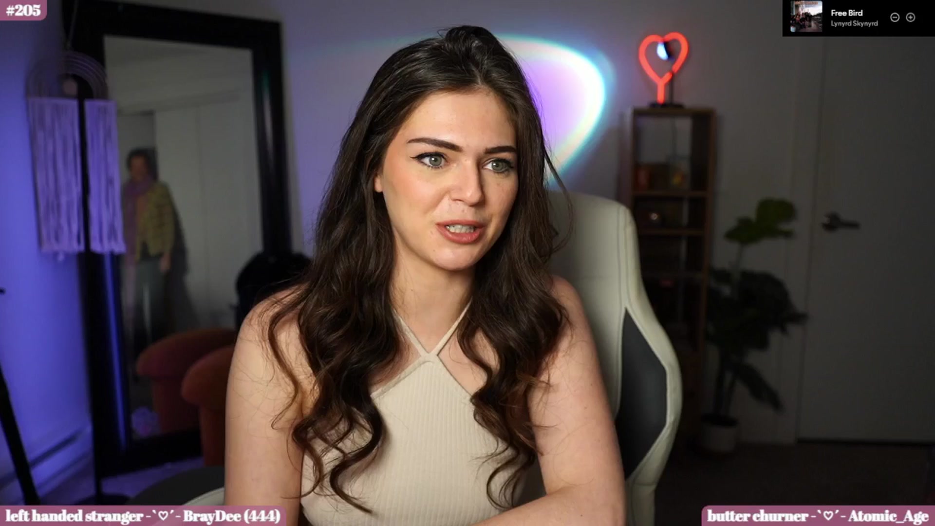Gallery image thumbnail from iKarli's myfreecams stream on, 04/29/2025, 08:33 image 12 of 20