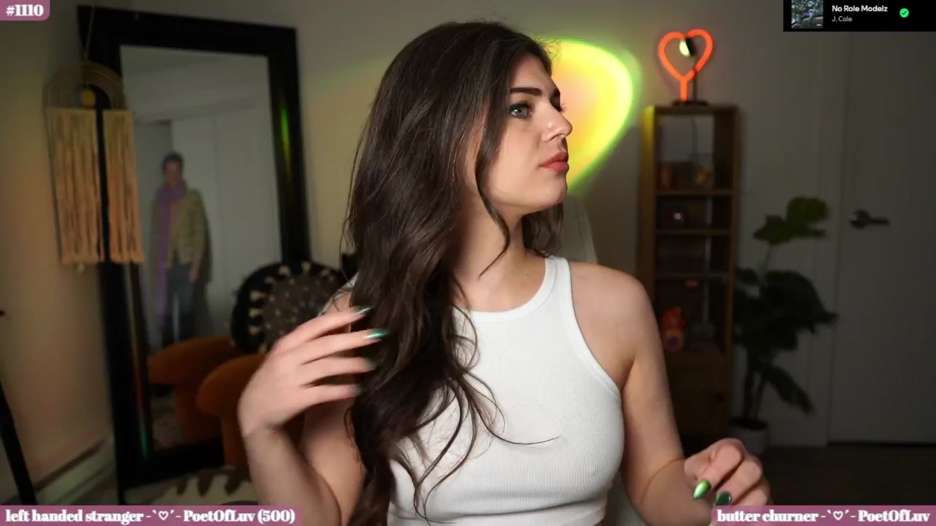Gallery image thumbnail from iKarli's myfreecams stream on, 06/24/2025, 08:37 image 6 of 20