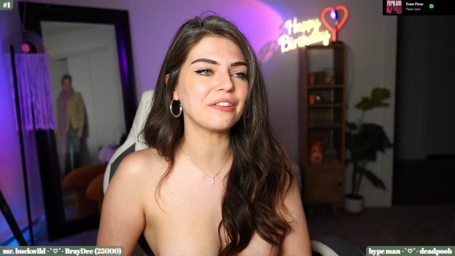 Gallery image thumbnail from iKarli's myfreecams stream on, 08/01/2025, 10:40 image 14 of 20