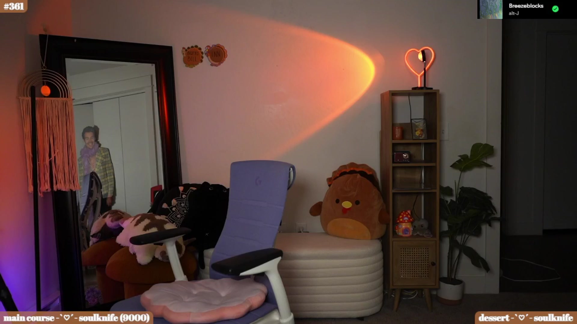 Gallery image thumbnail from iKarli's myfreecams stream on, 11/05/2025, 06:38 image 10 of 20