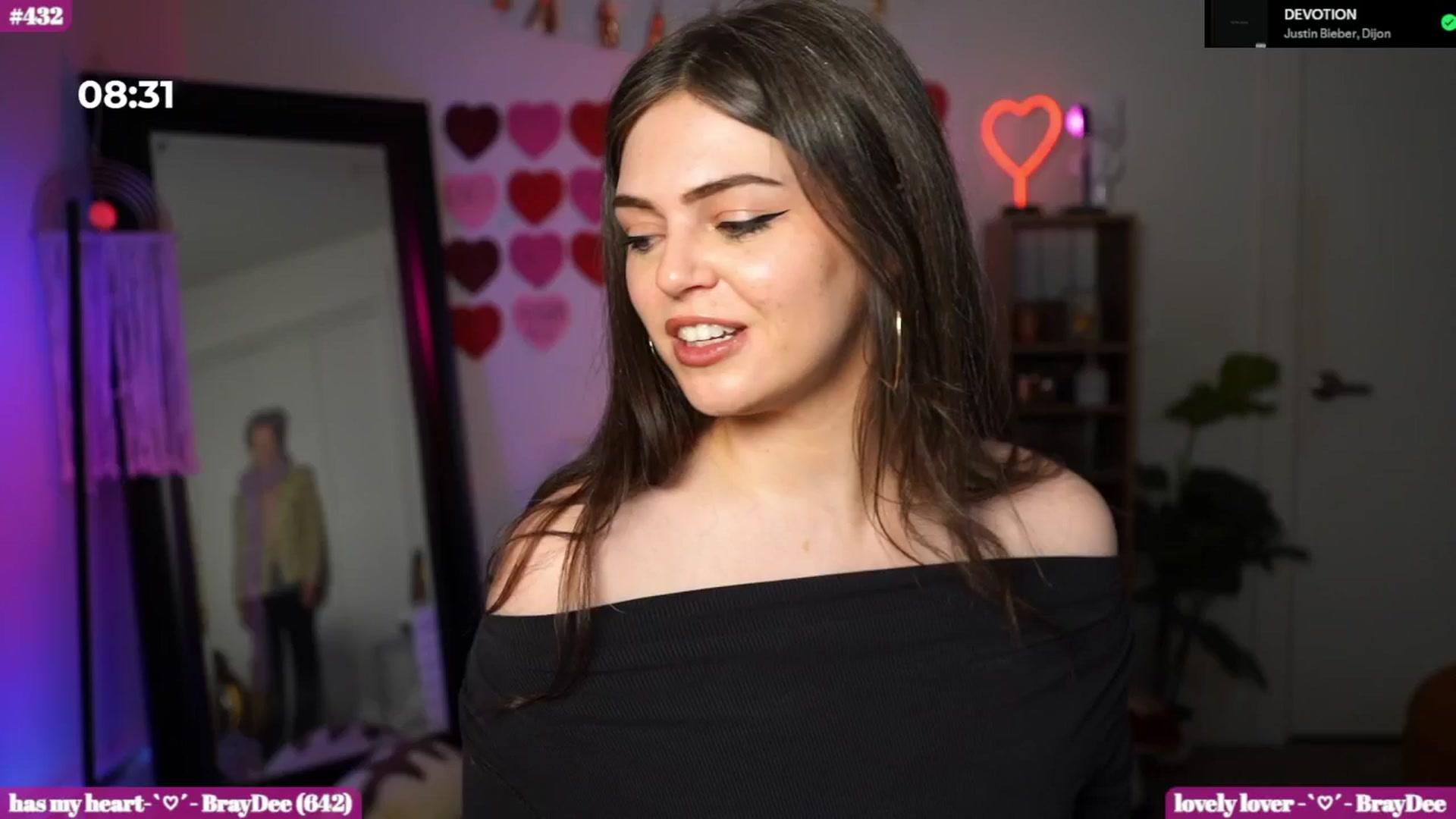 Gallery image thumbnail from iKarli's myfreecams stream on, 02/11/2026, 08:38 image 10 of 20