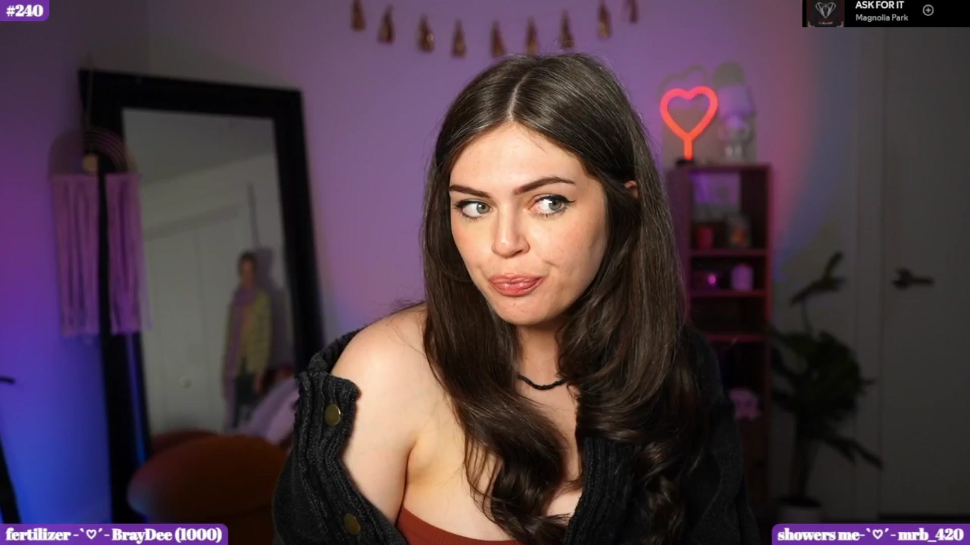 Gallery image thumbnail from iKarli's myfreecams stream on, 04/21/2026, 08:23 image 13 of 20