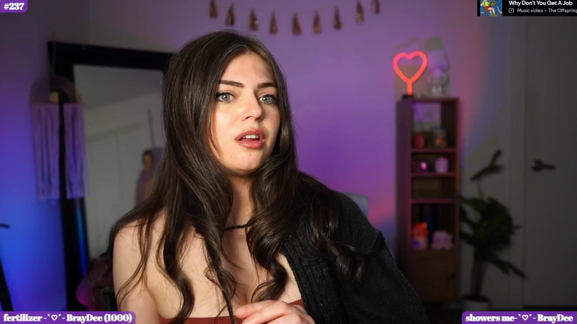 Gallery image thumbnail from iKarli's myfreecams stream on, 04/21/2026, 08:23 image 16 of 20